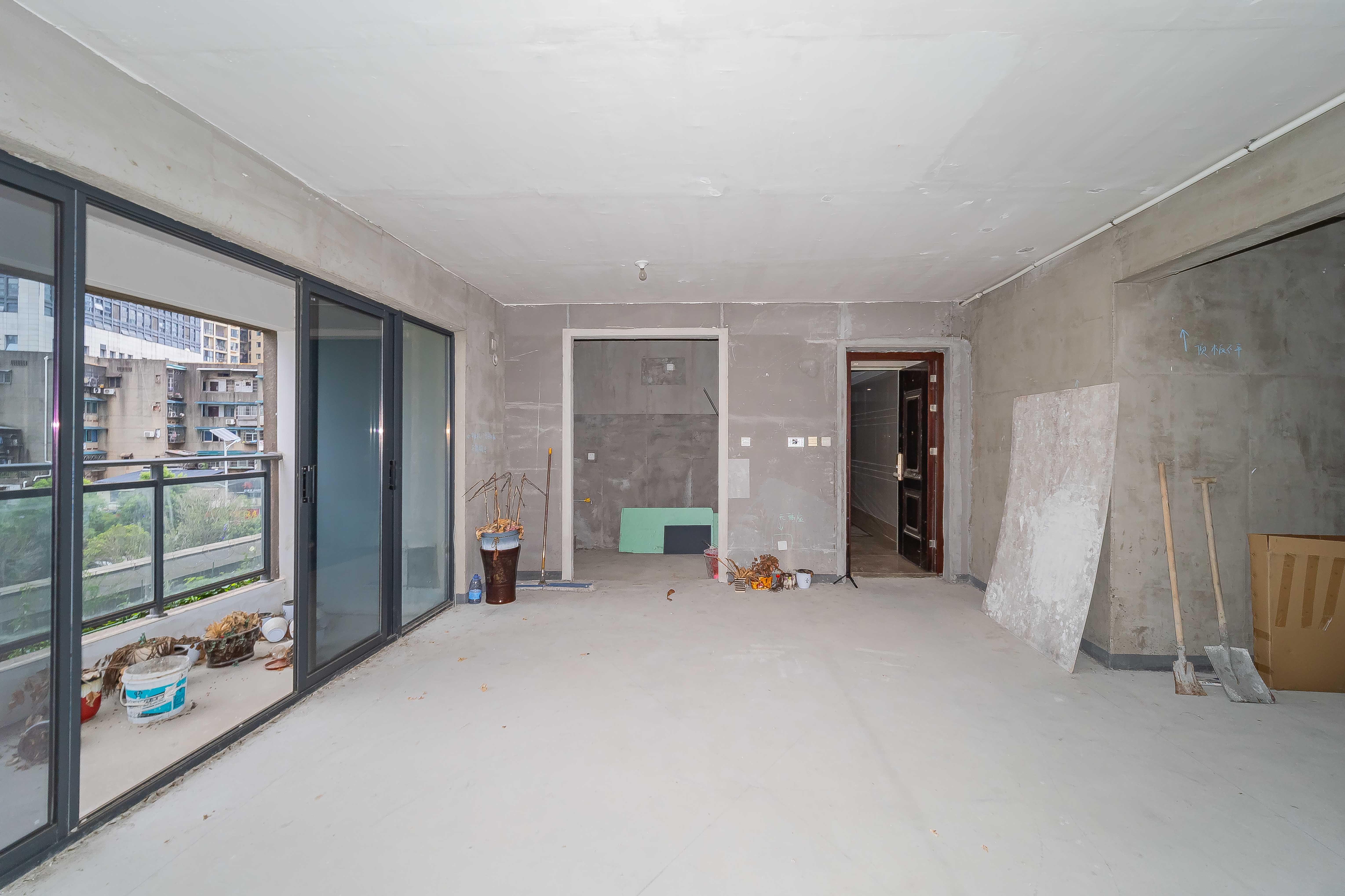 建发中央公园（建发美地）  3室2厅2卫   190.00万客厅