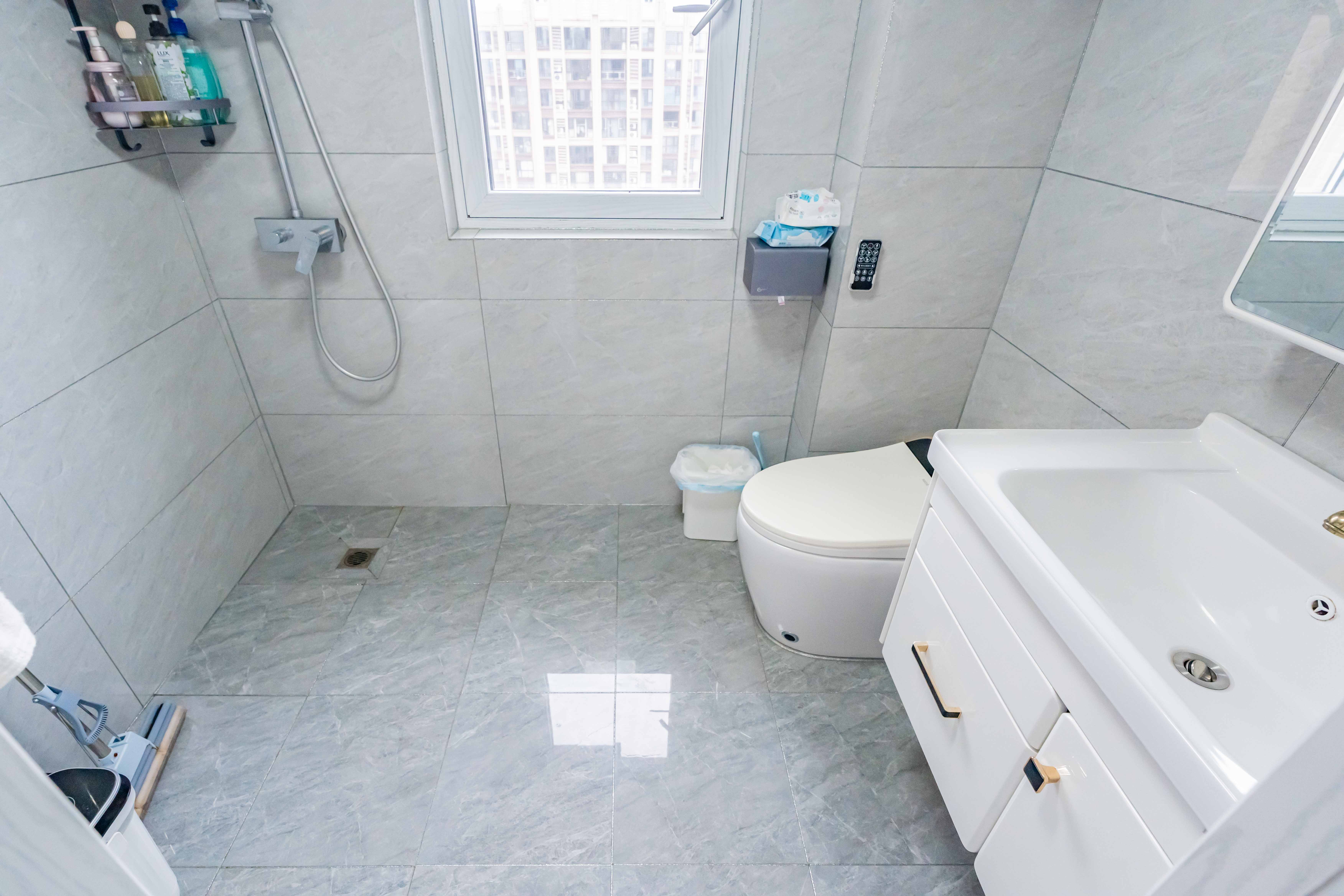 上园商住小区 4室2厅2卫 158.0万 上园商住小区 4室2厅2卫 158.0万卫生间