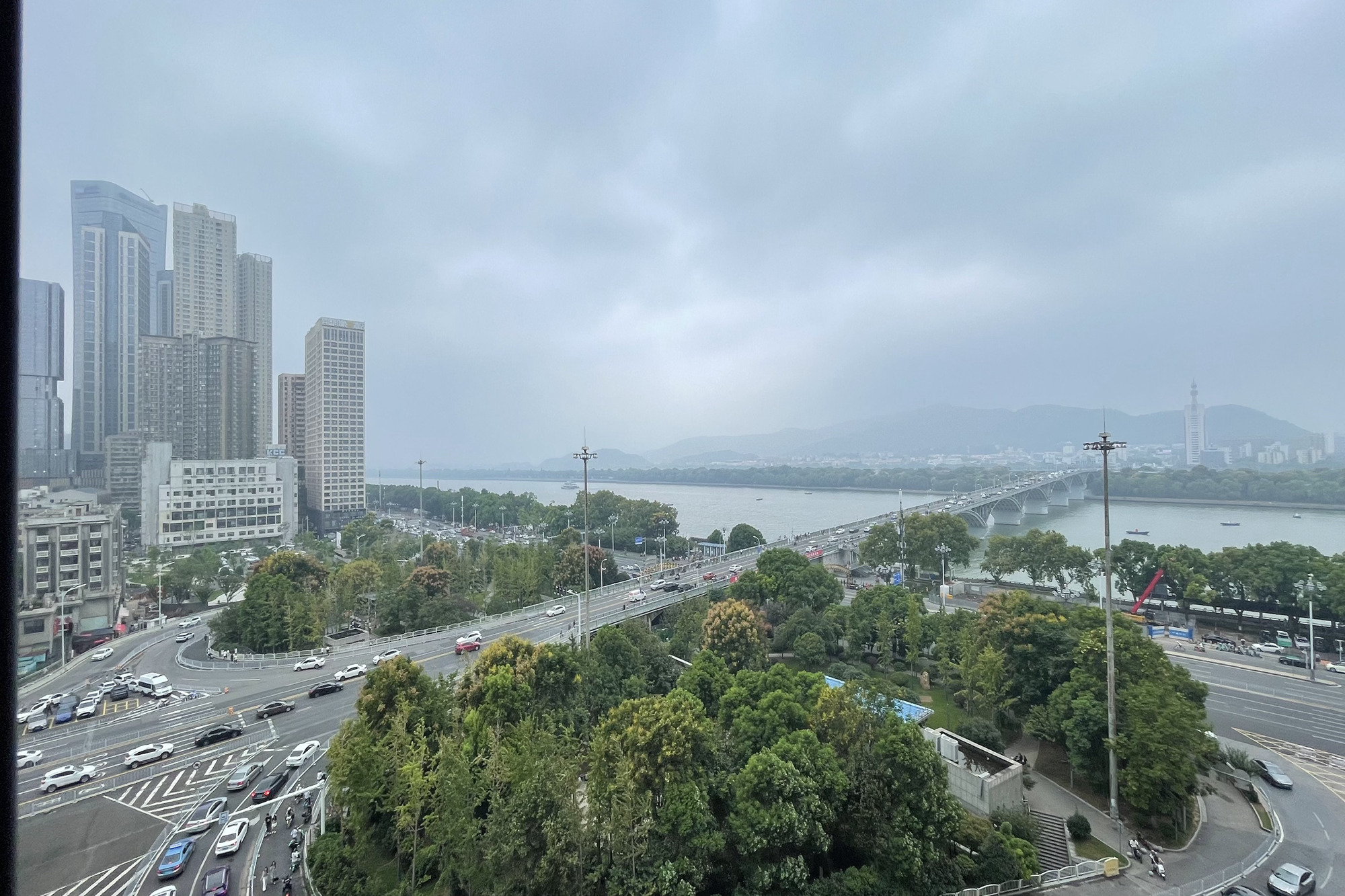 万达公馆 4室2厅5卫 549.0万 万达公馆 4室2厅5卫 549.0万阳台