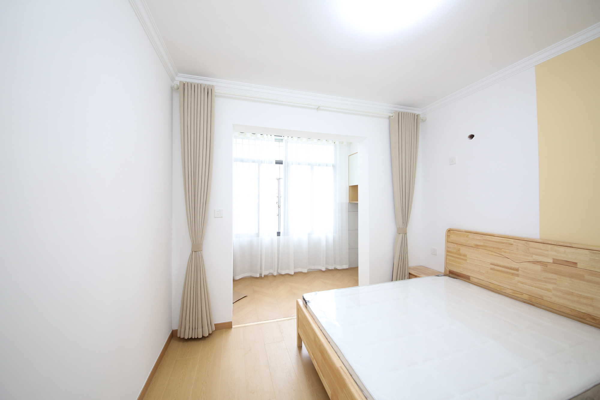 湖商住宅楼  2室2厅1卫   65.00万卧室