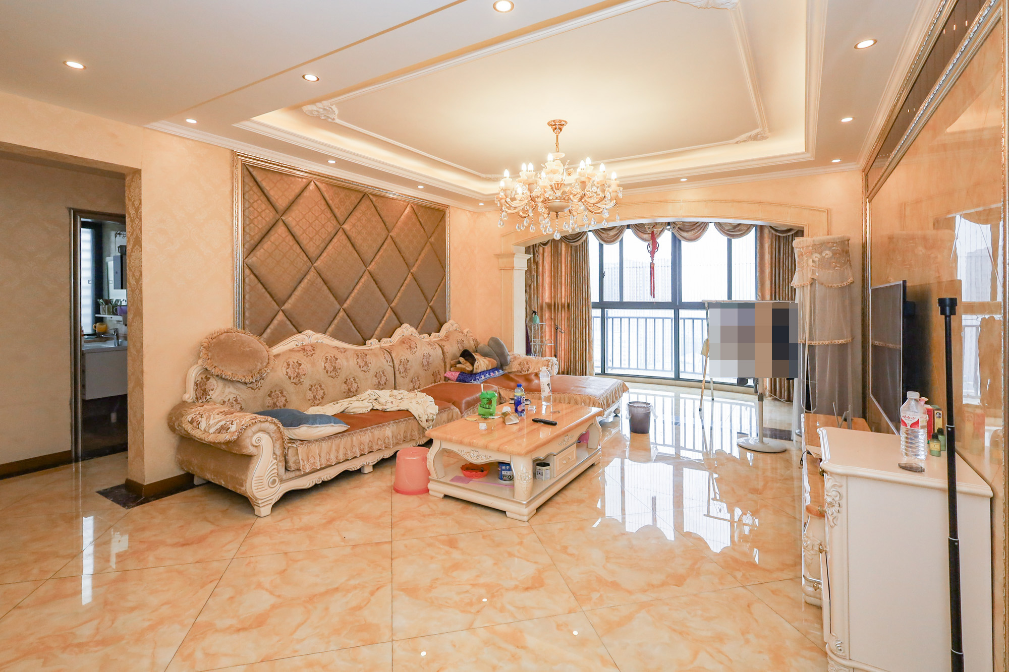 钰龙天下一期  4室2厅2卫    340.0万 钰龙天下一期  4室2厅2卫    340.0万客厅