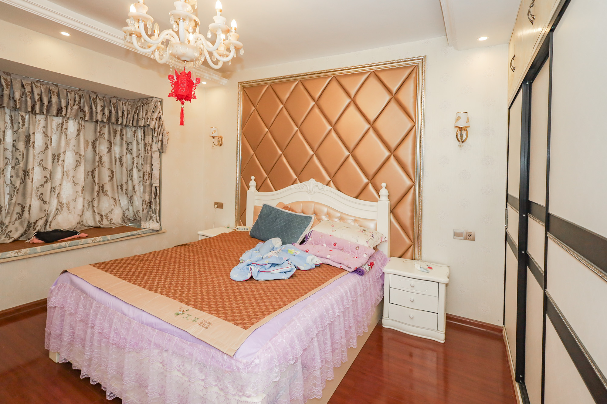 钰龙天下一期  4室2厅2卫    340.0万 钰龙天下一期  4室2厅2卫    340.0万卧室