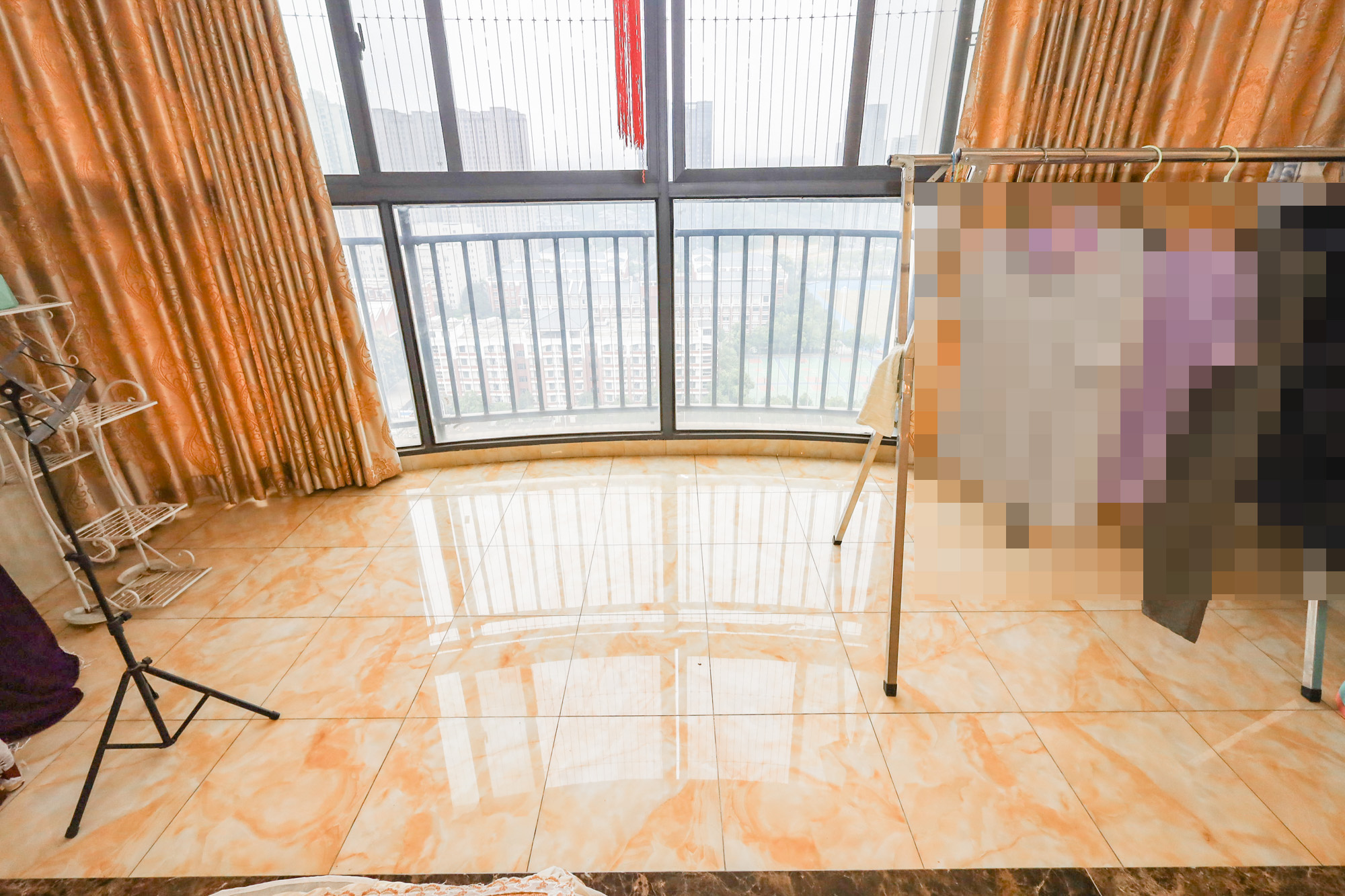 钰龙天下一期  4室2厅2卫    340.0万 钰龙天下一期  4室2厅2卫    340.0万阳台