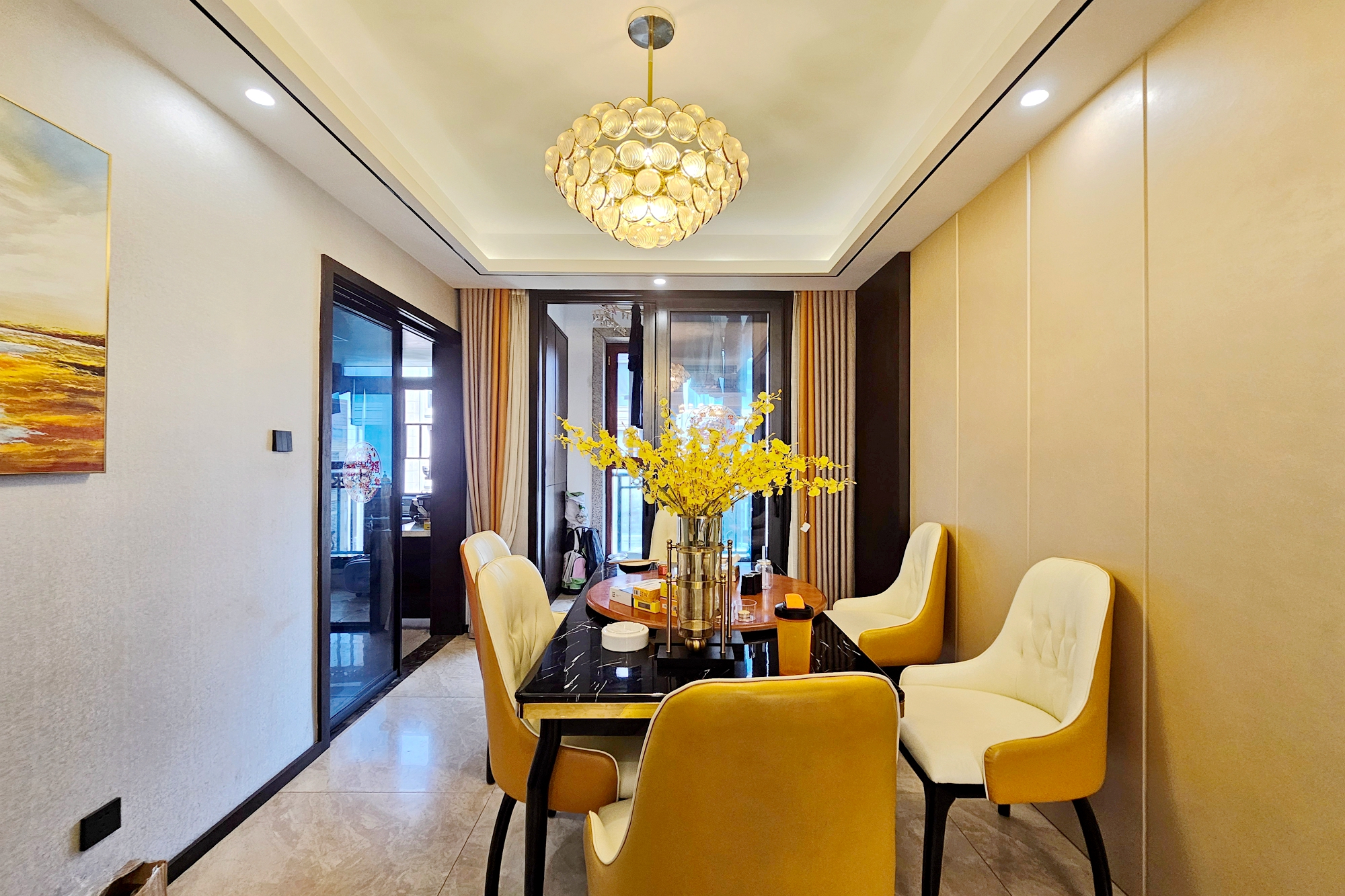 明昇壹城（明昇时代广场）一期  4室2厅2卫    318.0万客厅