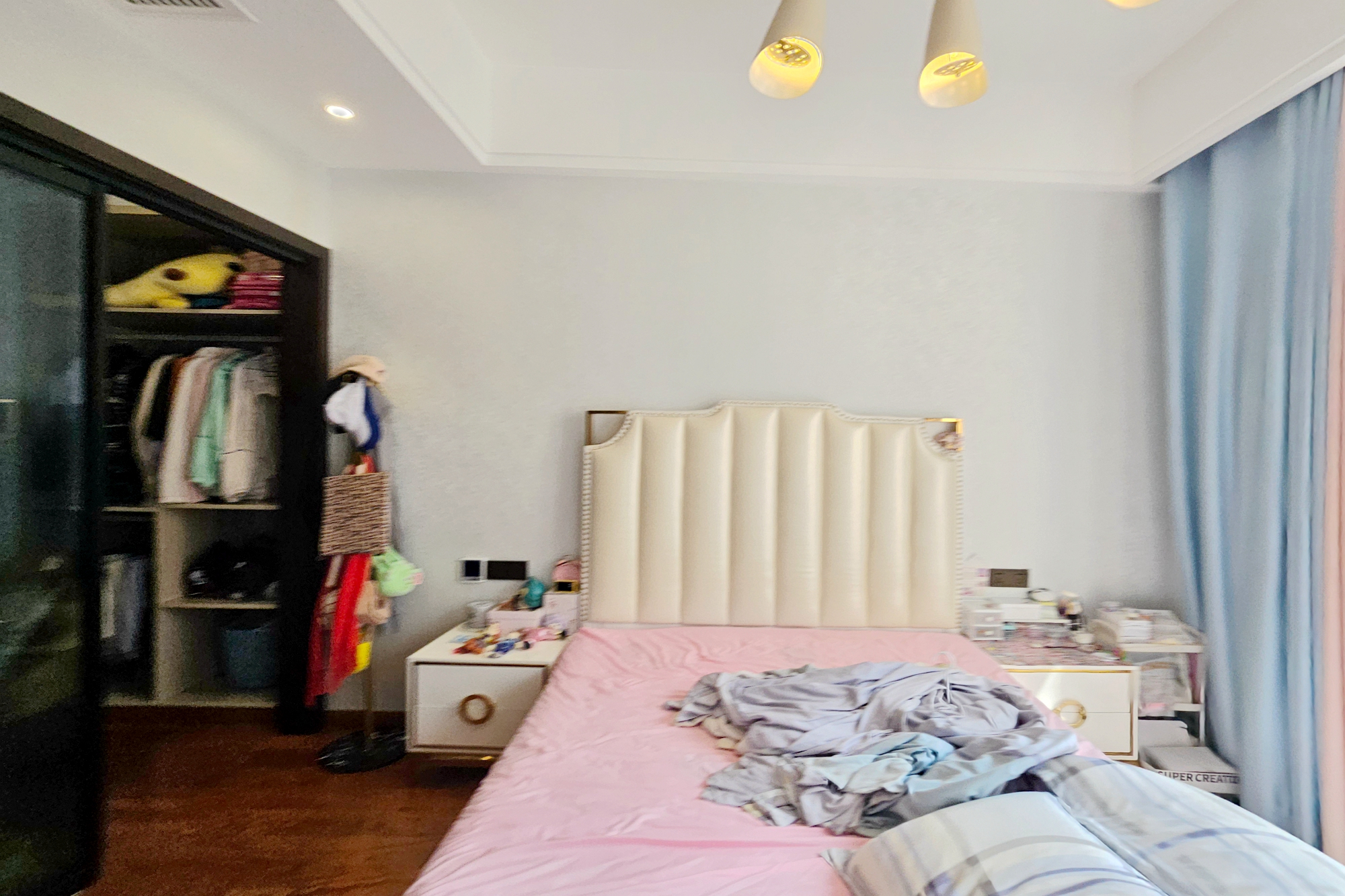 明昇壹城（明昇时代广场）一期  4室2厅2卫    318.0万卧室