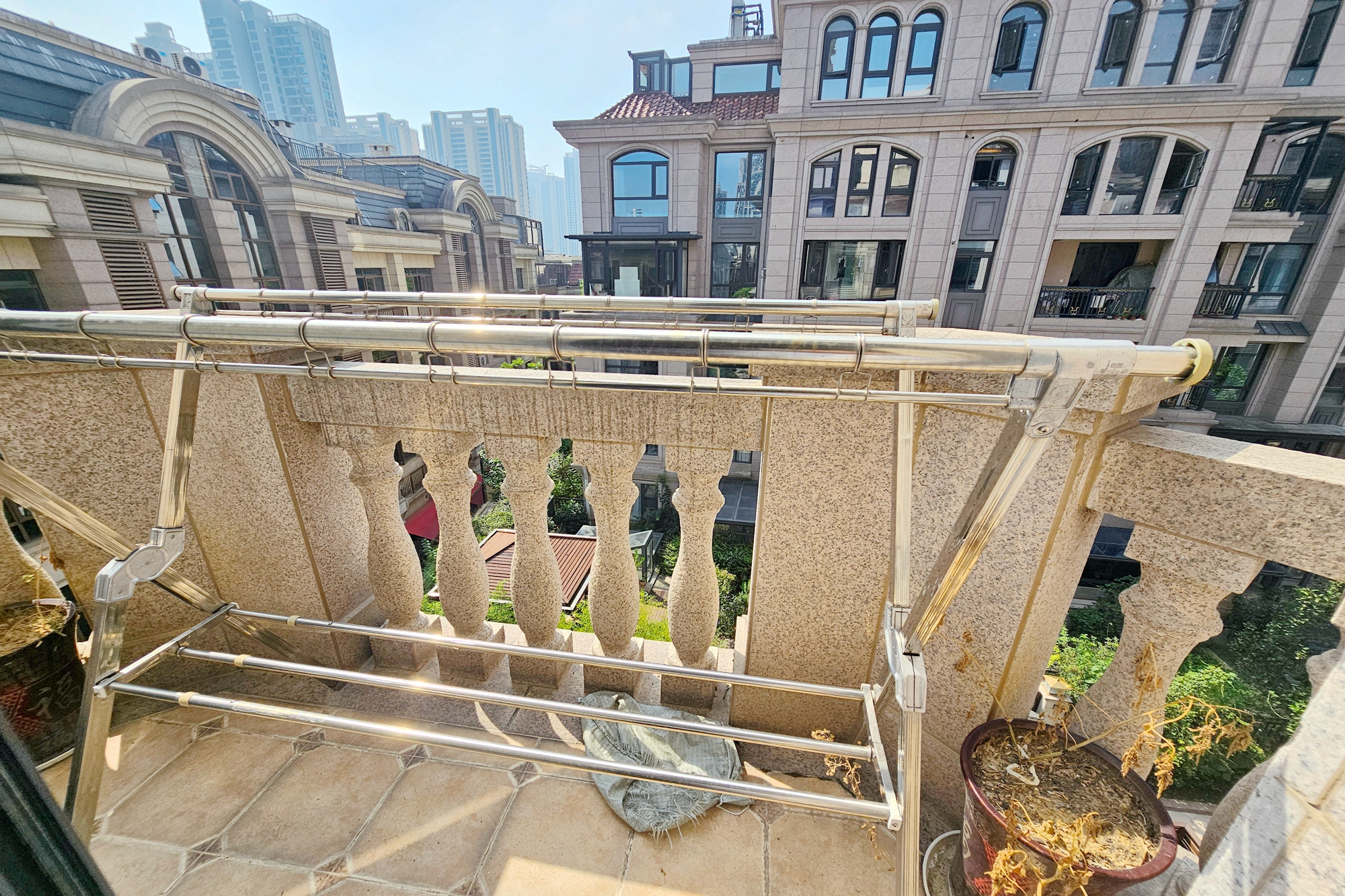 明昇壹城（明昇时代广场）一期  4室2厅2卫    318.0万阳台