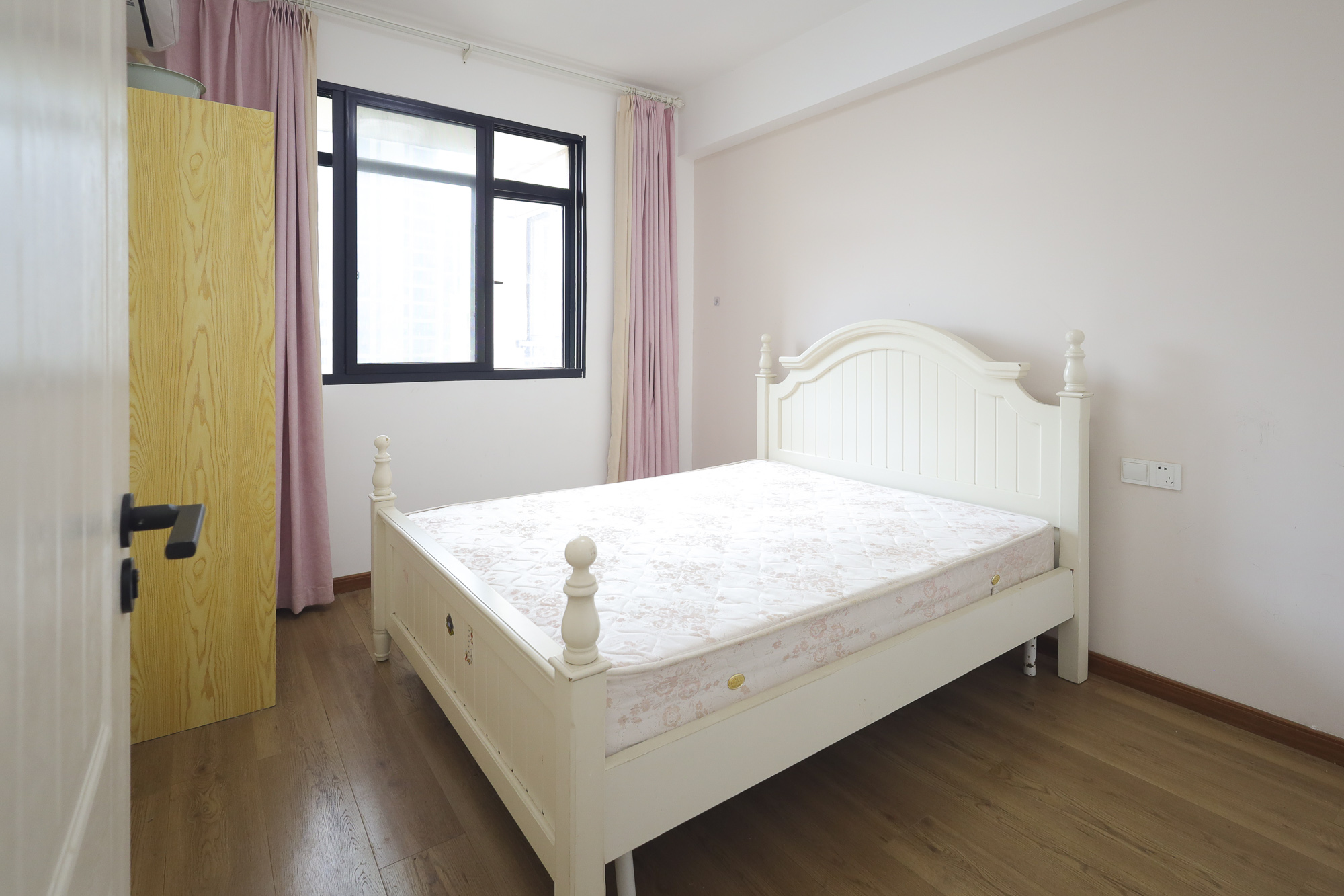 幸福考拉789 4室2厅2卫 105.0万 幸福考拉789 4室2厅2卫 105.0万卧室