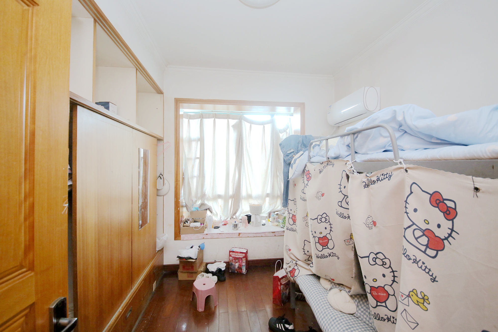 王府花园  3室2厅2卫   138.00万卧室