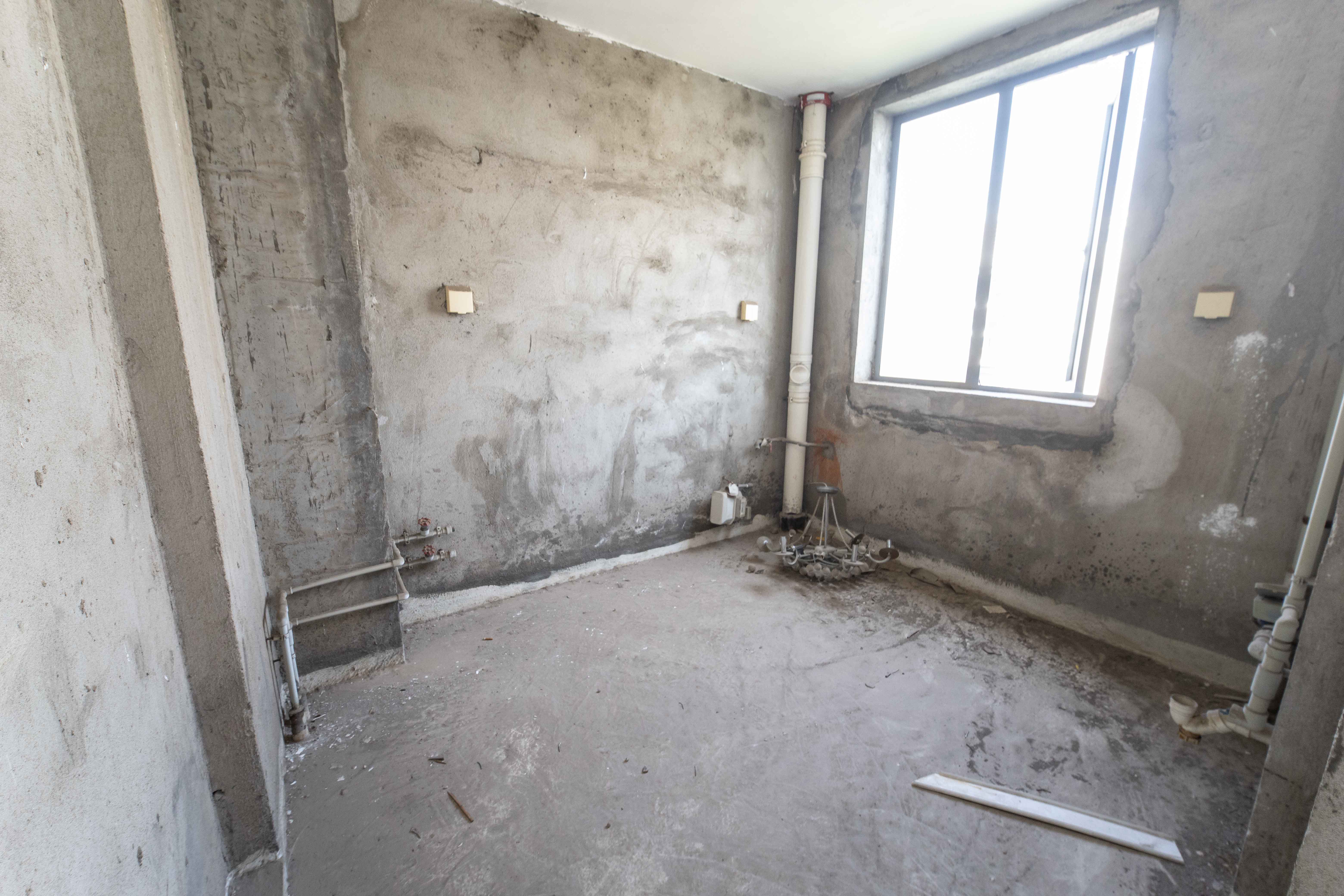 银港水晶城  4室2厅3卫    176.0万厨房