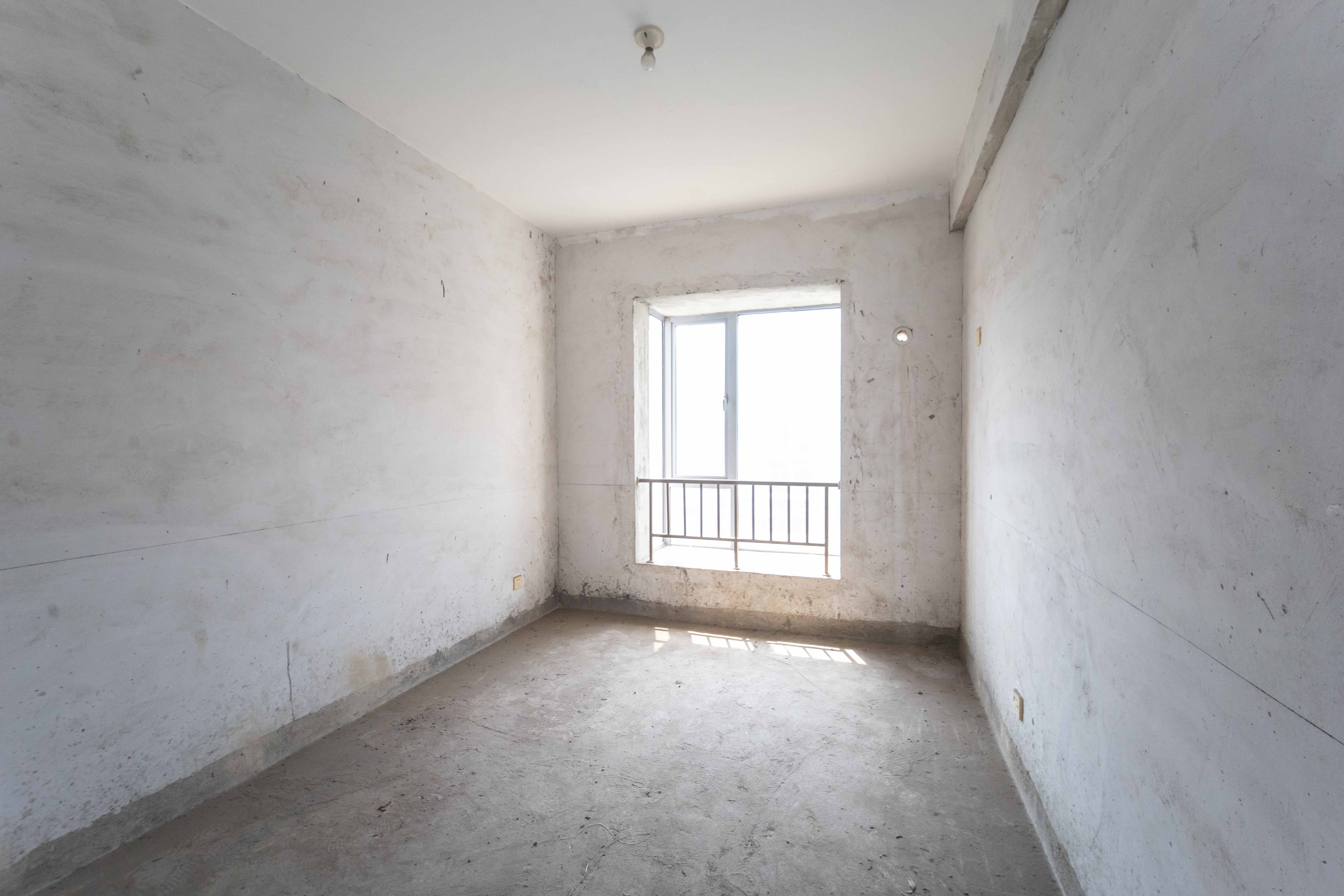 银港水晶城 4室2厅3卫 176.0万 银港水晶城 4室2厅3卫 176.0万卧室