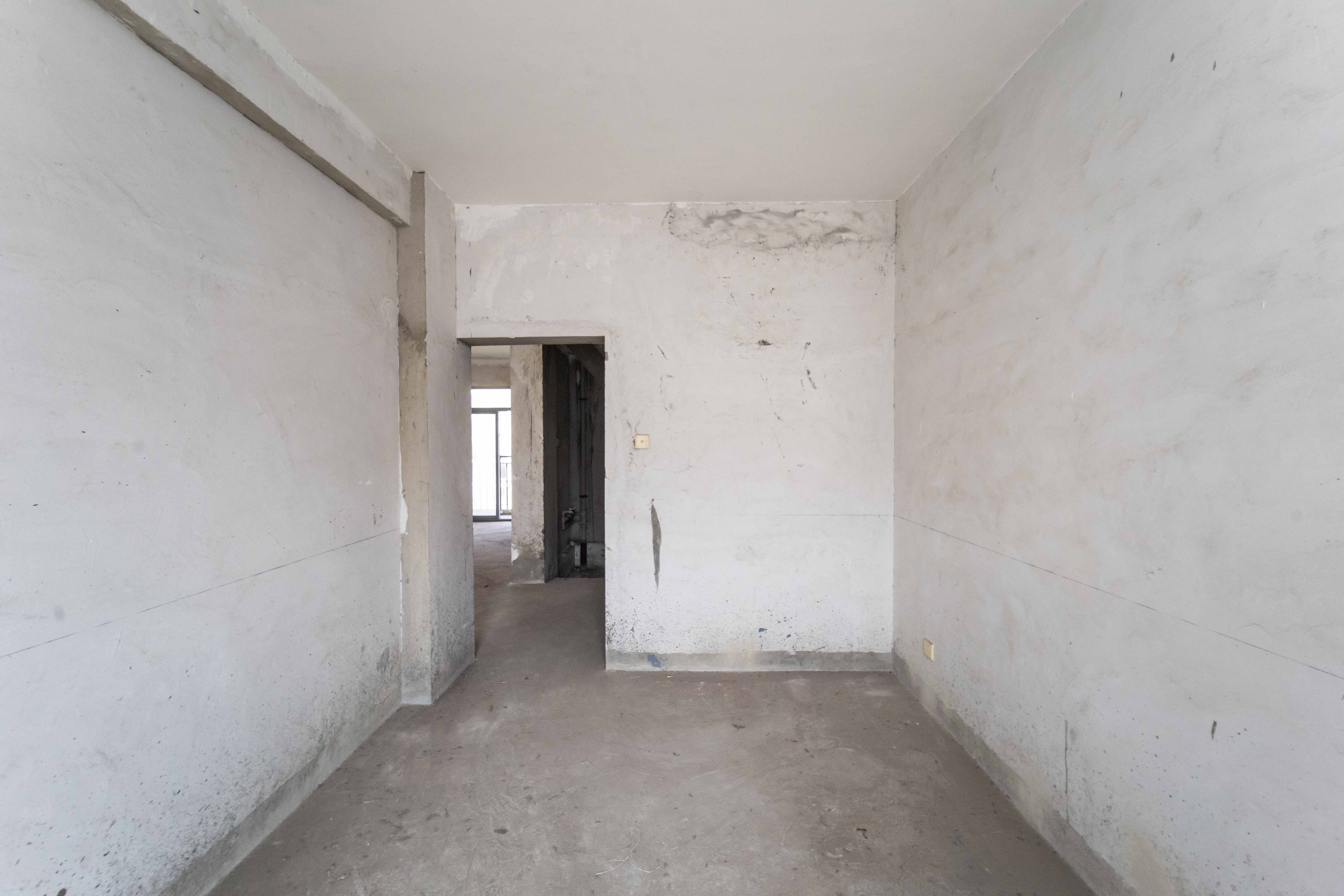 银港水晶城 4室2厅3卫 176.0万 银港水晶城 4室2厅3卫 176.0万卧室