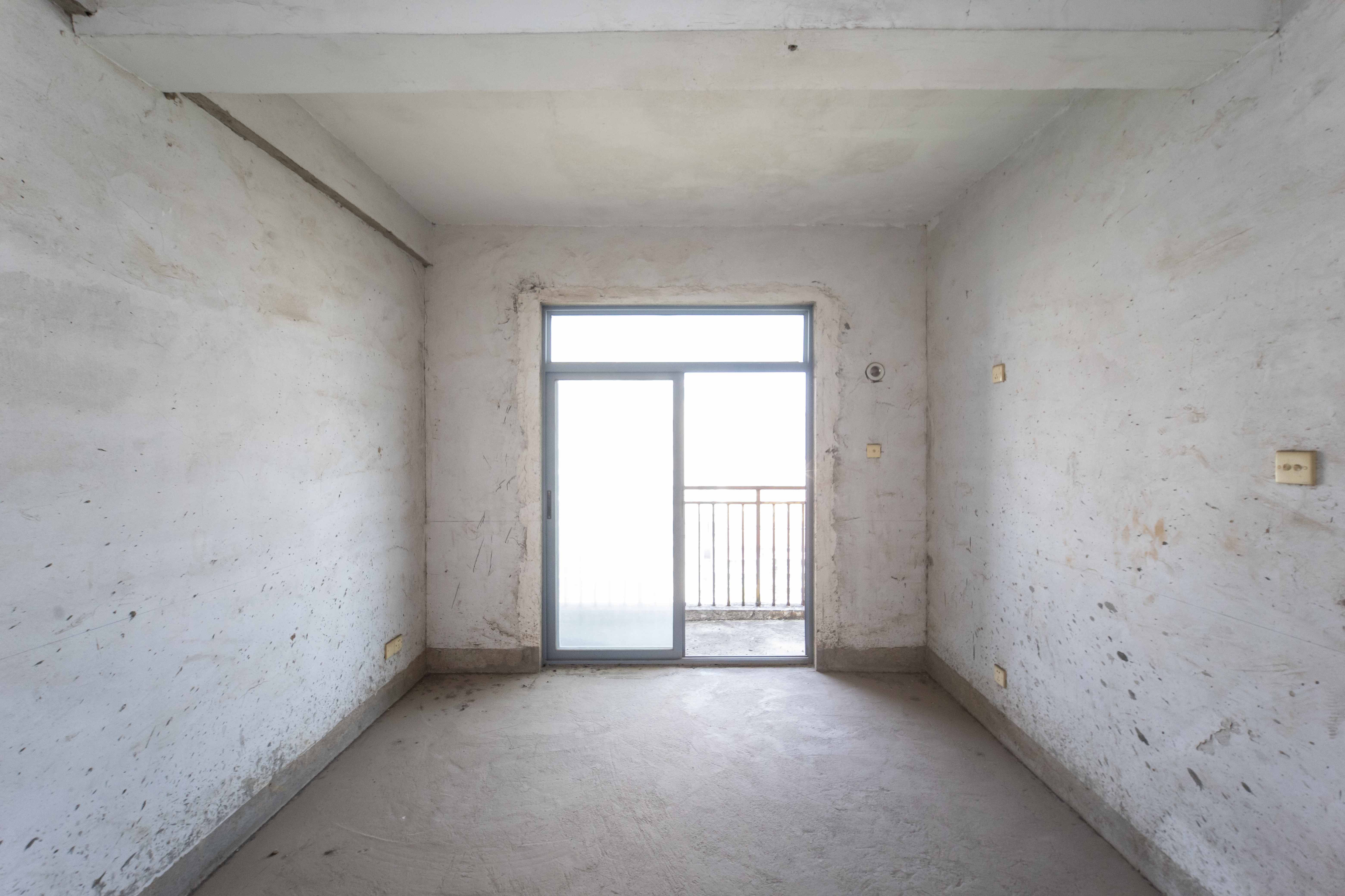 银港水晶城  4室2厅3卫    176.0万卧室