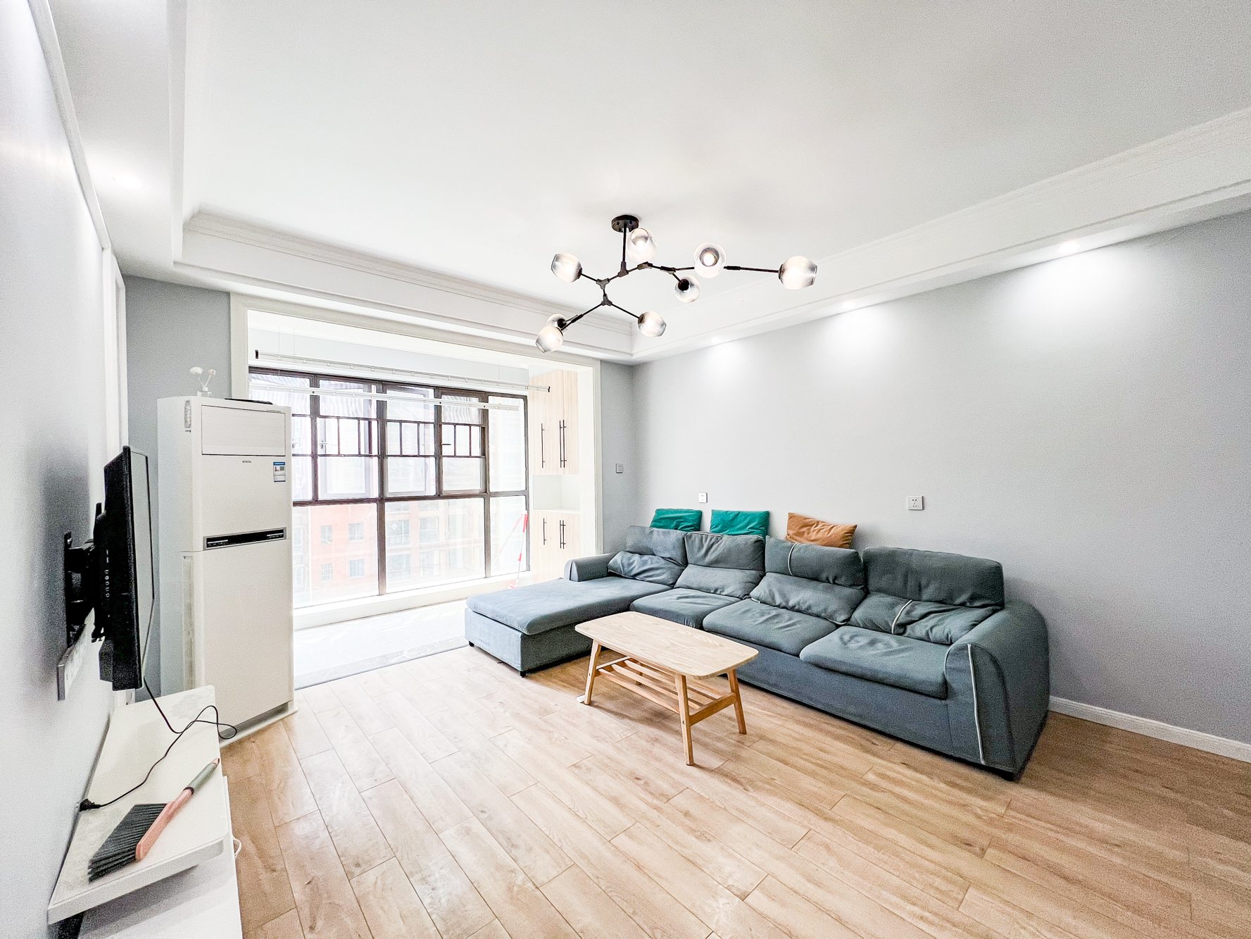 乾源国际 3室2厅1卫 65.0万 乾源国际 3室2厅1卫 65.0万客厅