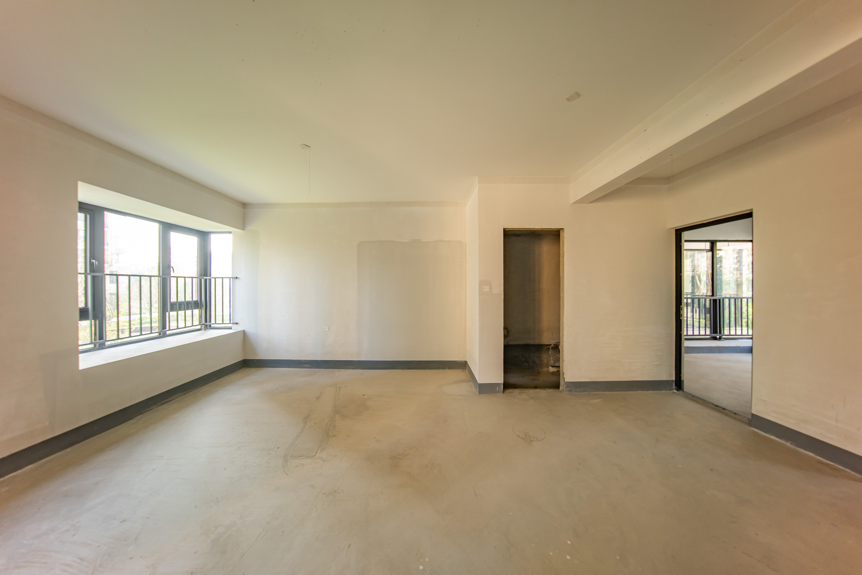 建投象山国际  4室2厅2卫   160.00万卧室