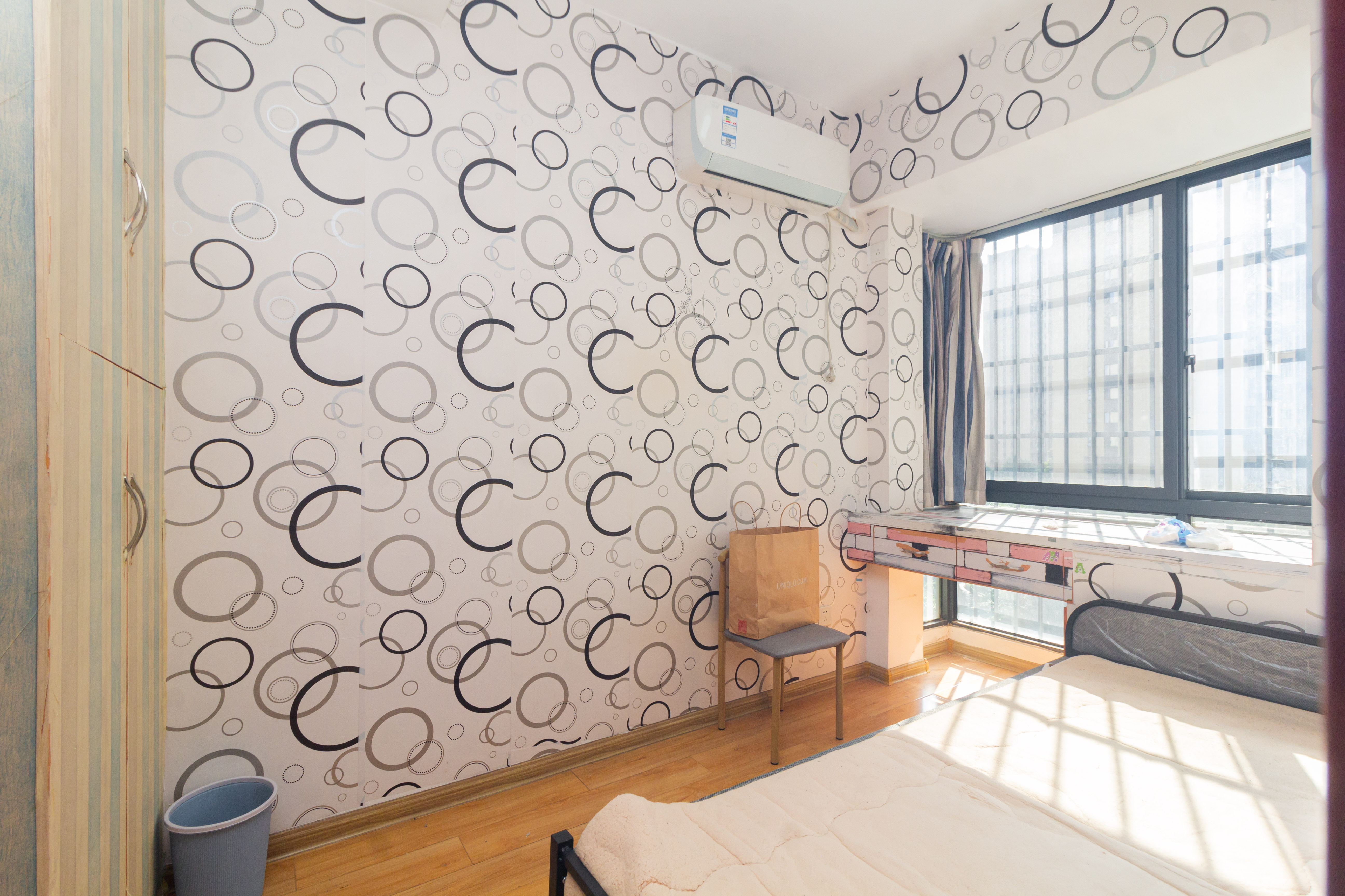 汇一城(汇壹公馆) 3室2厅1卫 65.0万 汇一城(汇壹公馆) 3室2厅1卫 65.0万卧室