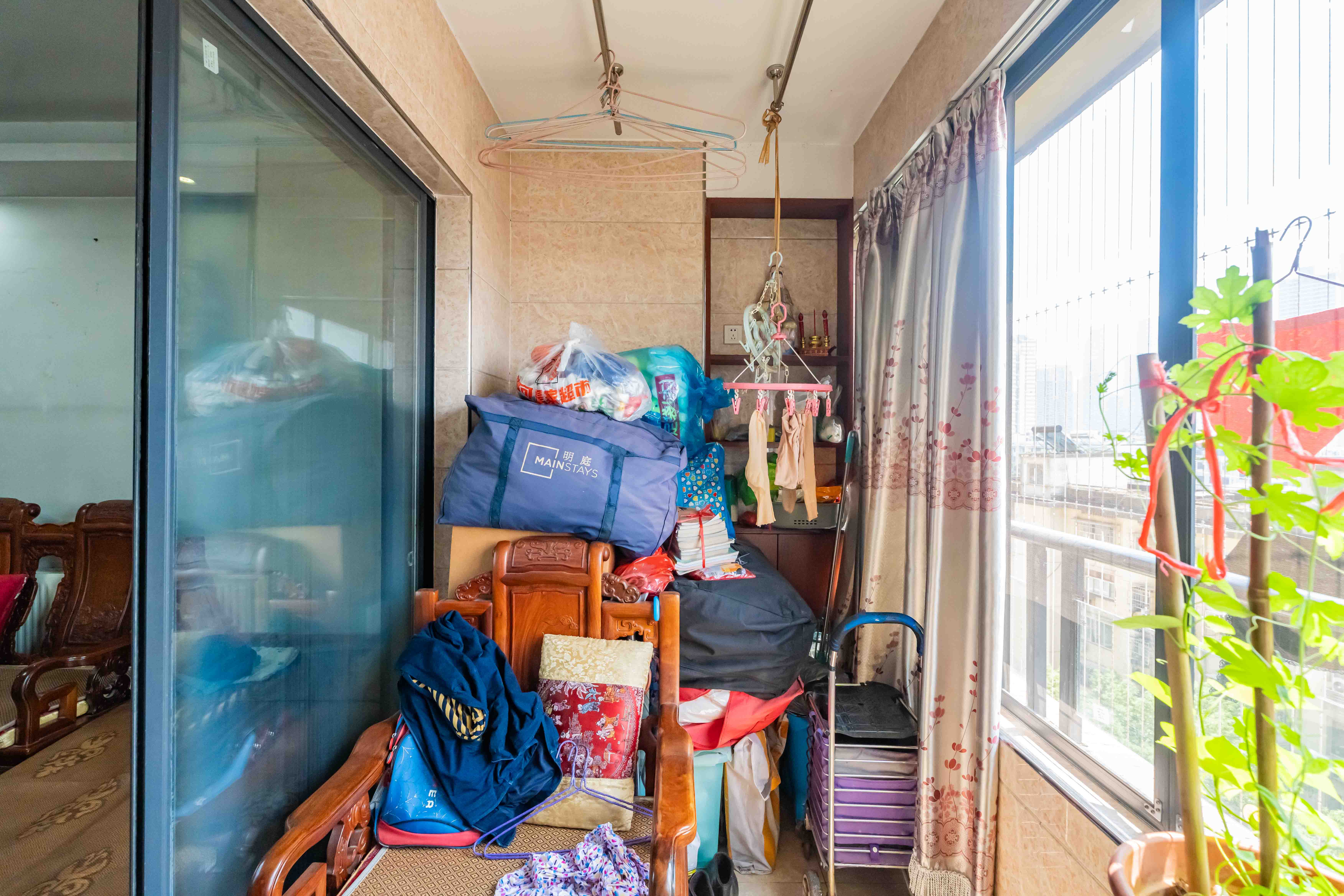 香江锦城  2室2厅1卫   103.60万阳台