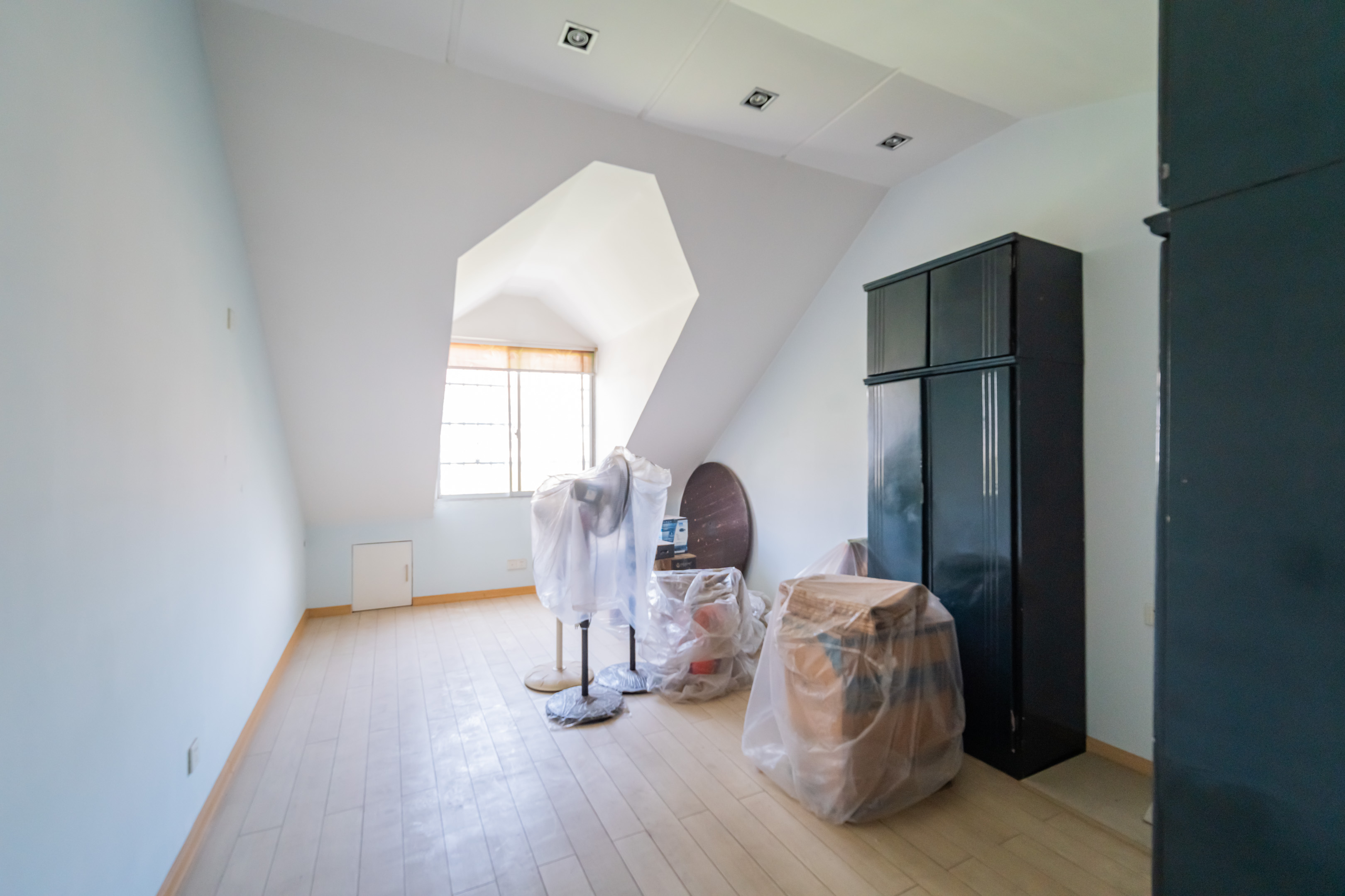 新星小区  5室2厅1卫   128.00万其他