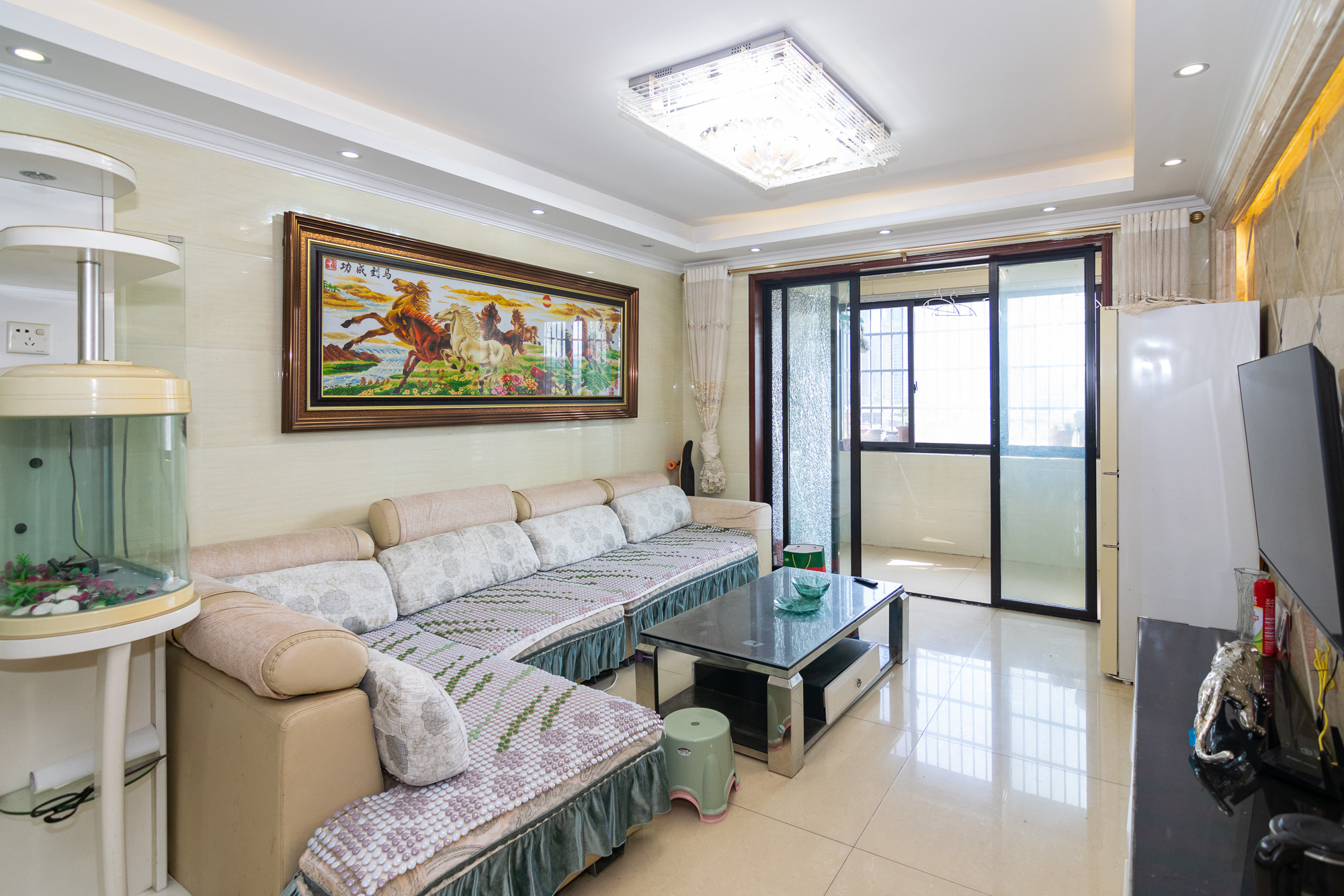 新城国际花都  3室2厅1卫    69.0万客厅