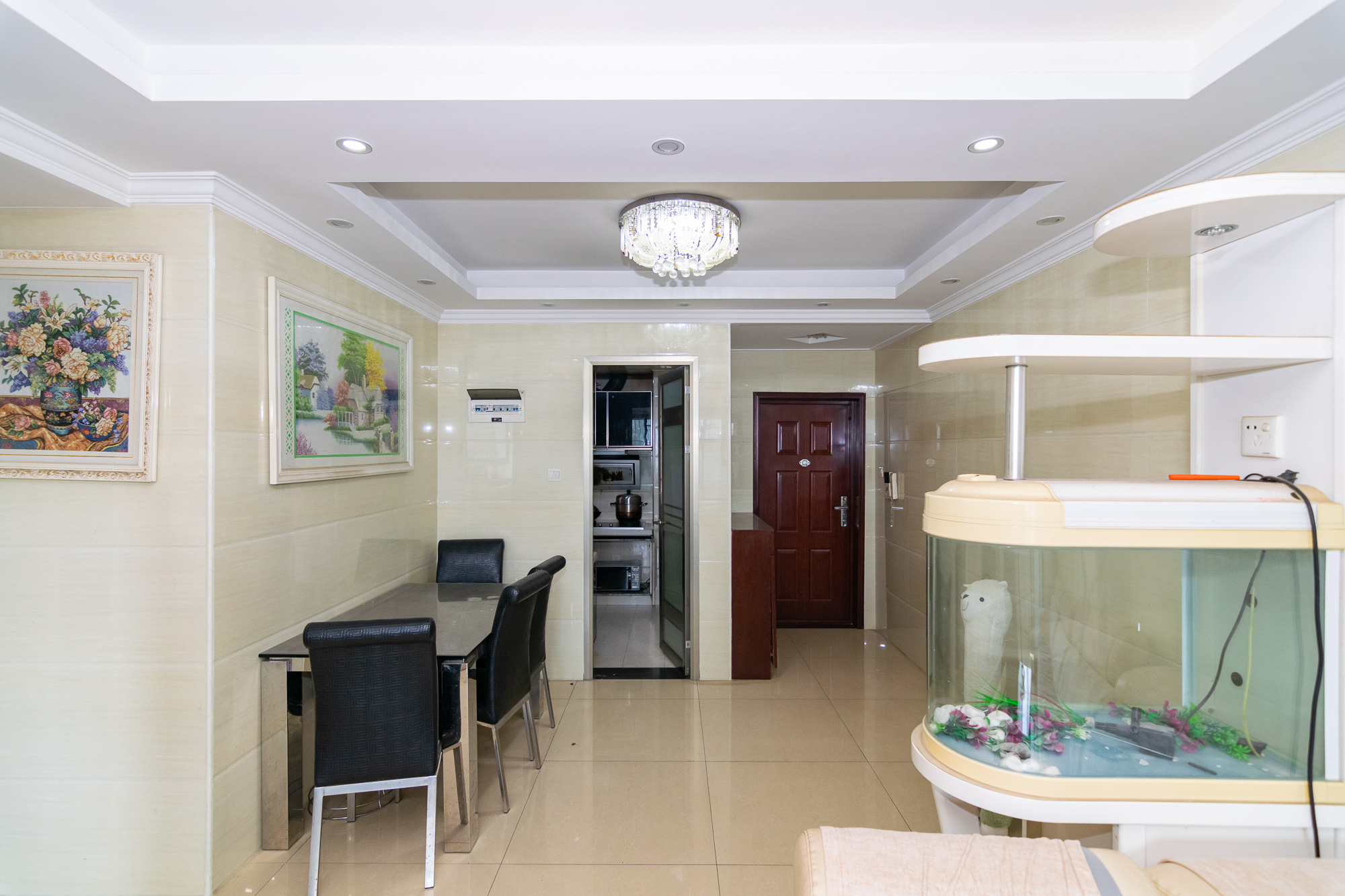 新城国际花都  3室2厅1卫    69.0万客厅