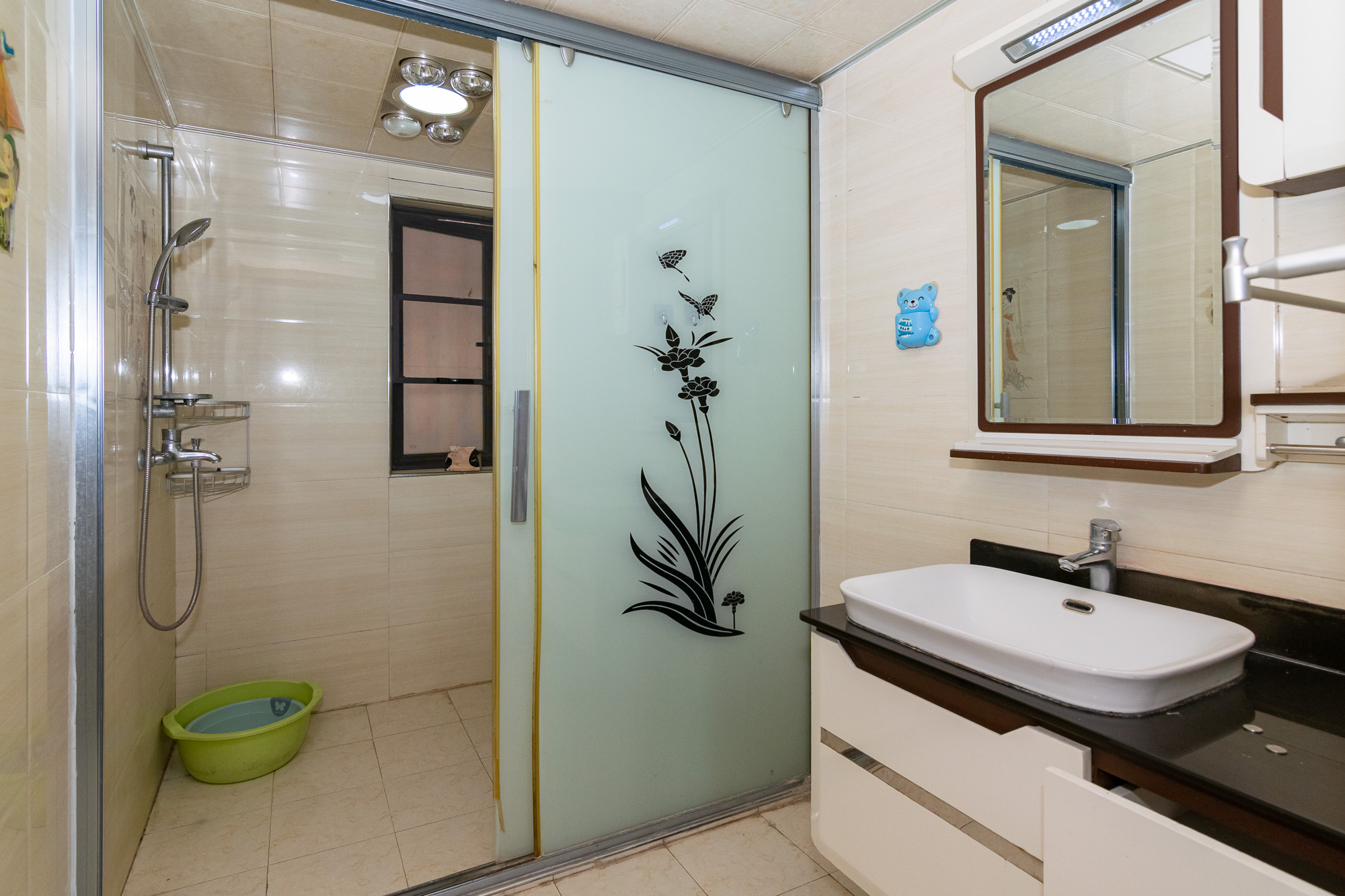 新城国际花都 3室2厅1卫 69.0万 新城国际花都 3室2厅1卫 69.0万卫生间