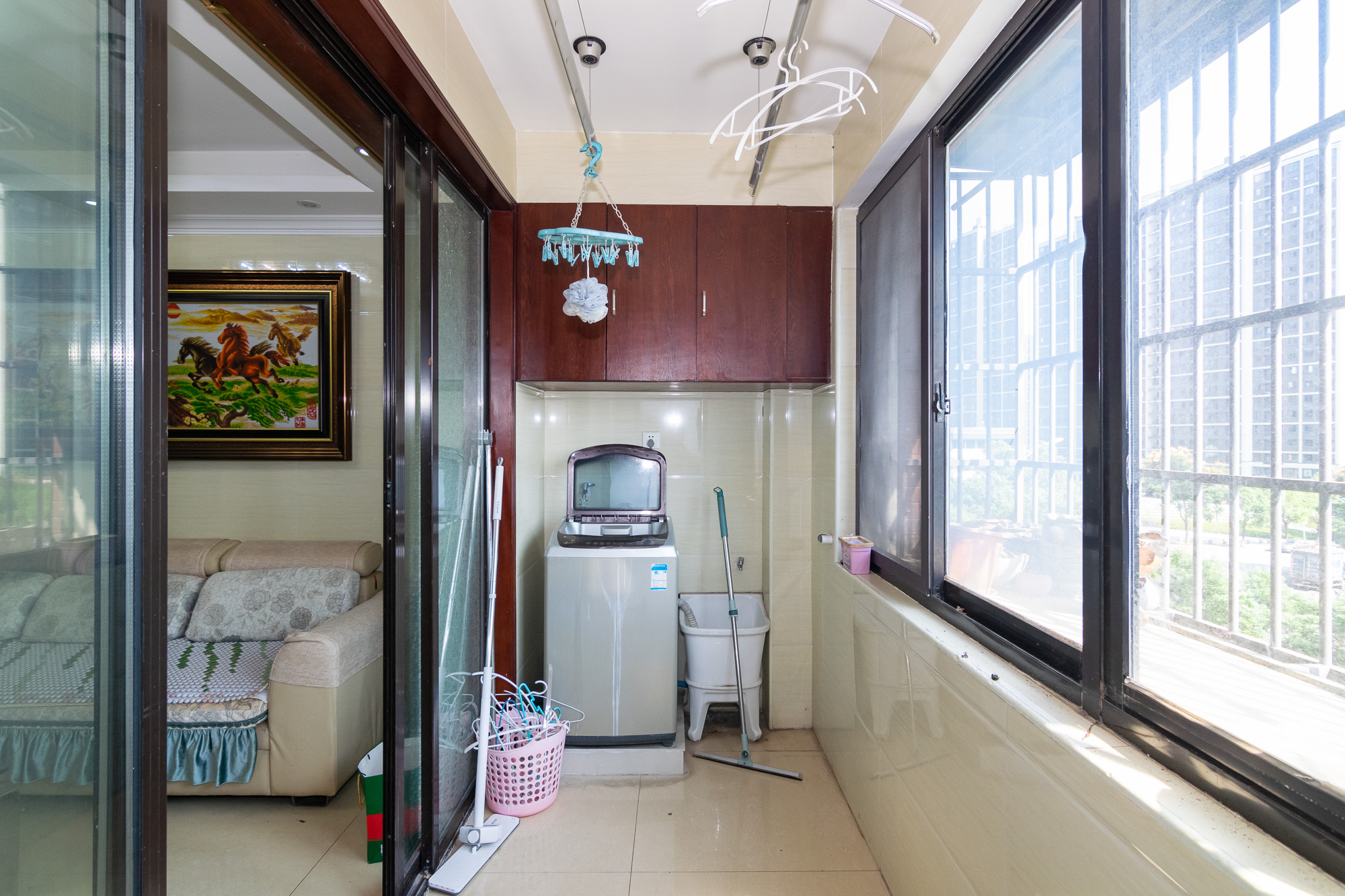 新城国际花都 3室2厅1卫 69.0万 新城国际花都 3室2厅1卫 69.0万阳台