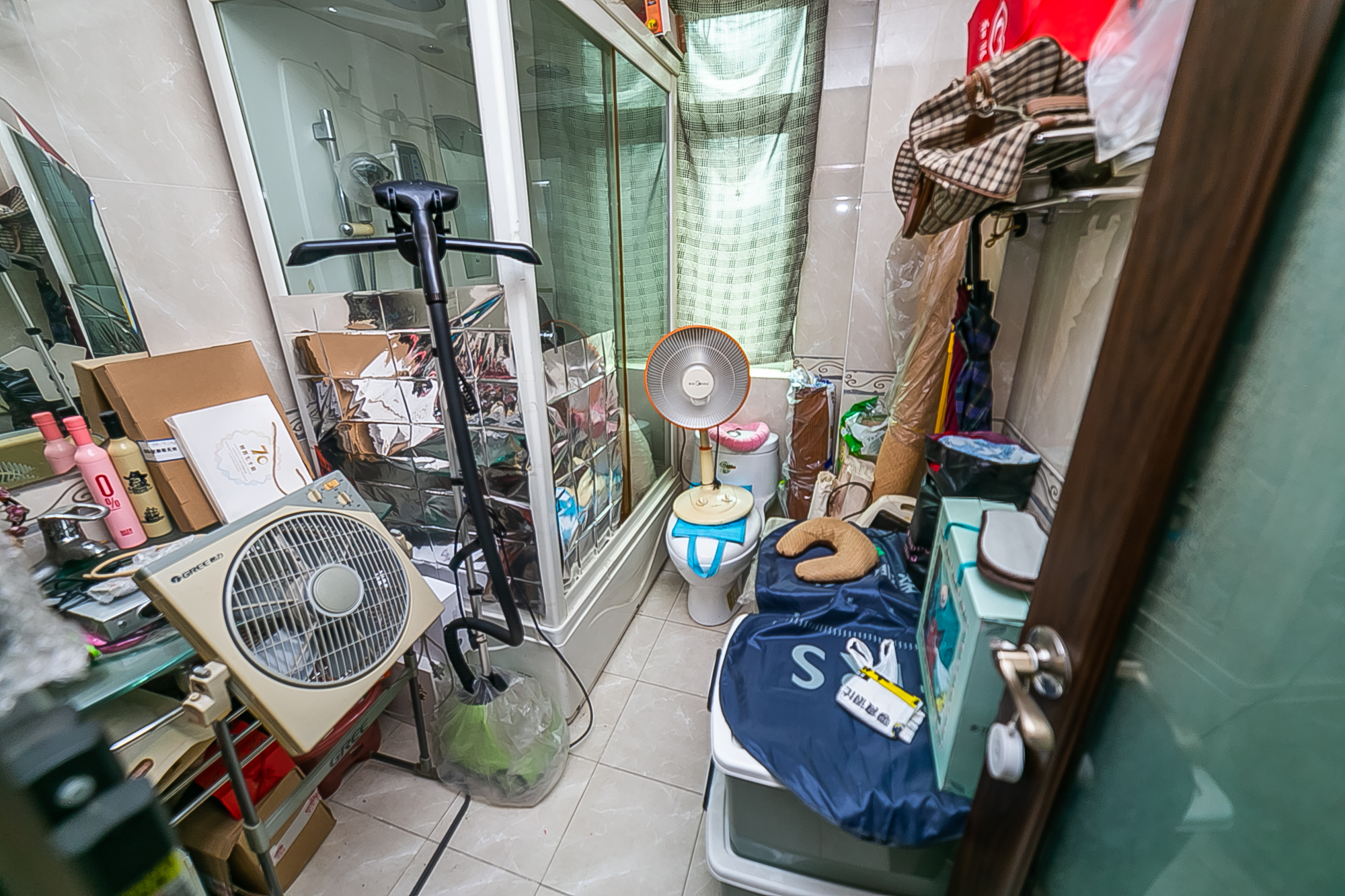 万事佳景园  4室2厅2卫   115.00万卫生间