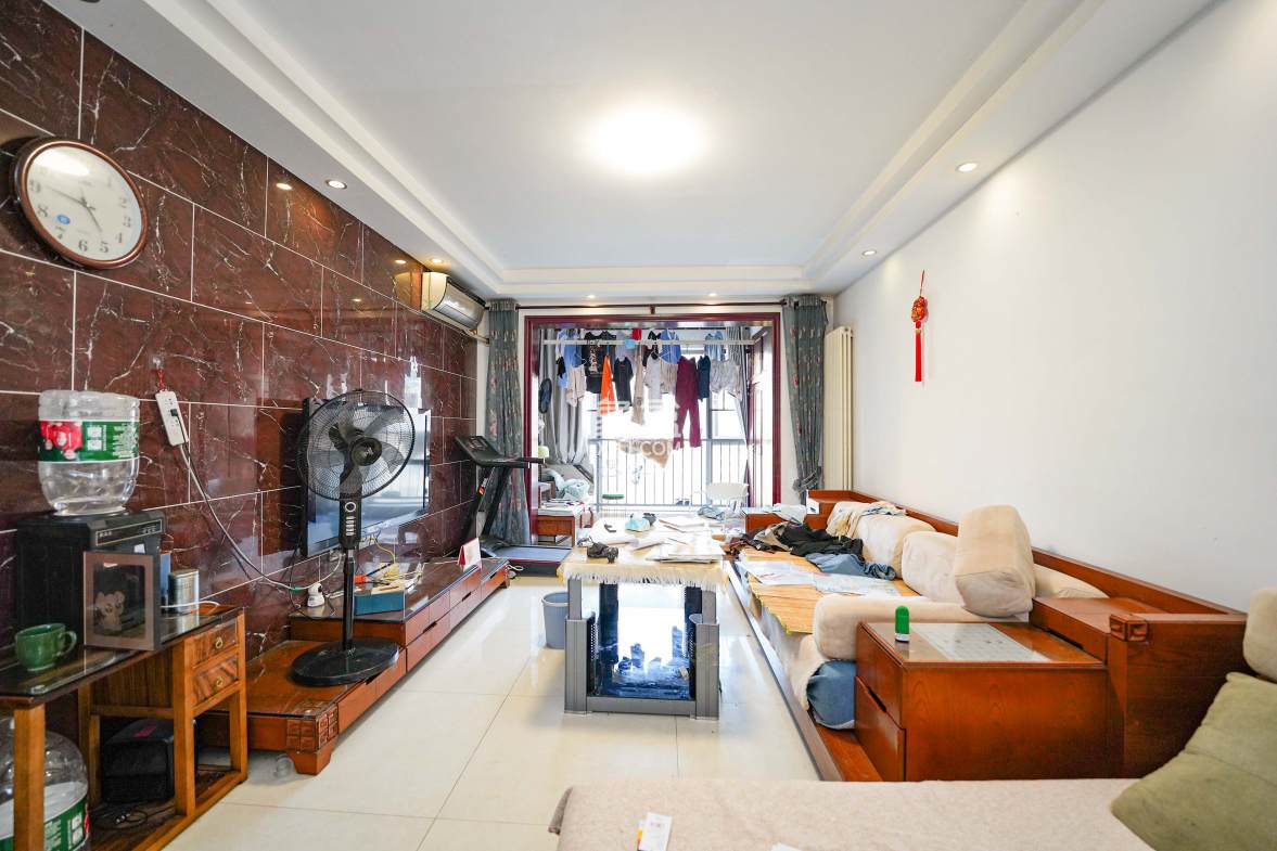 怡海星城 3室2厅2卫 59.8万 怡海星城 3室2厅2卫 59.8万客厅