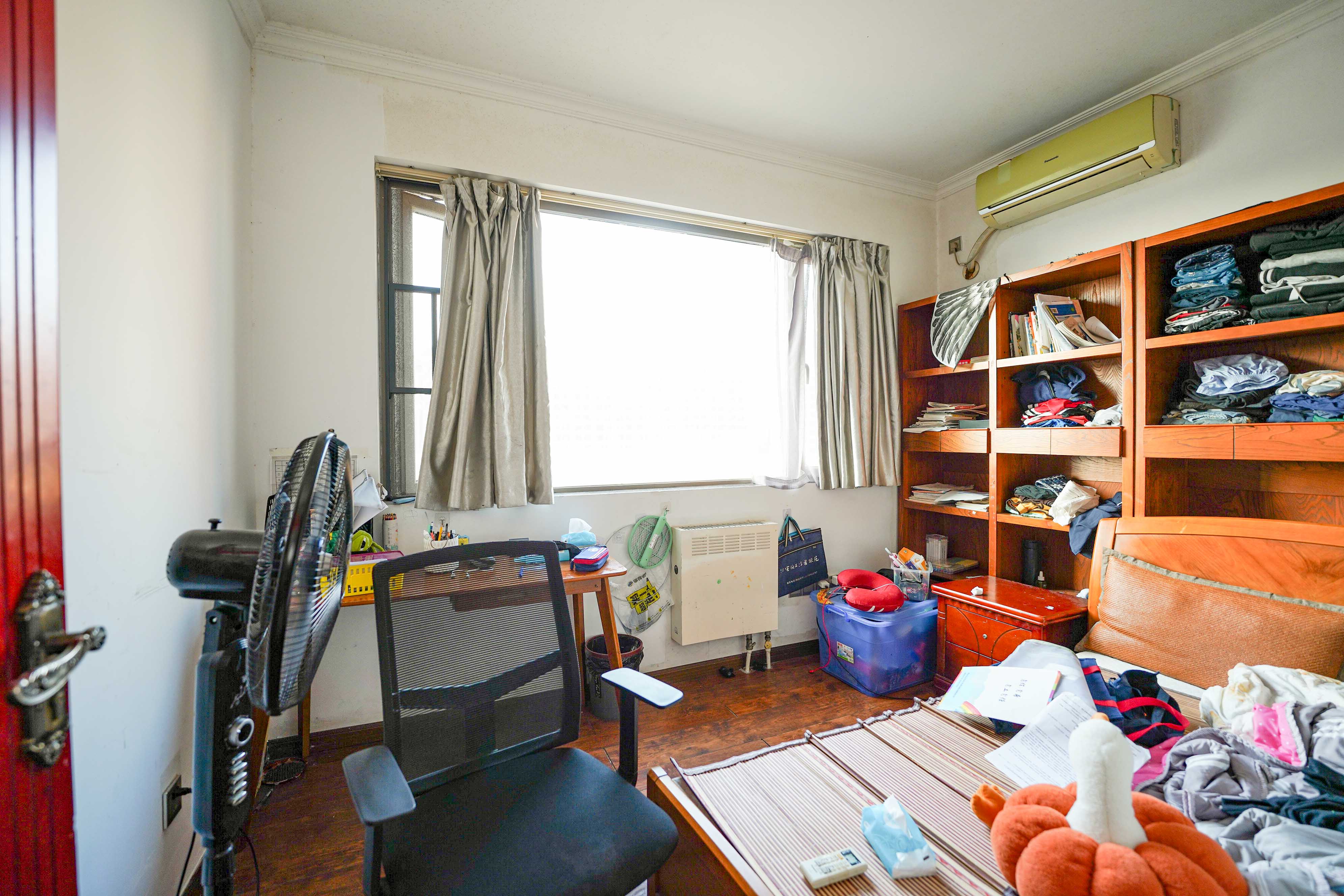 怡海星城 3室2厅2卫 59.8万 怡海星城 3室2厅2卫 59.8万卧室