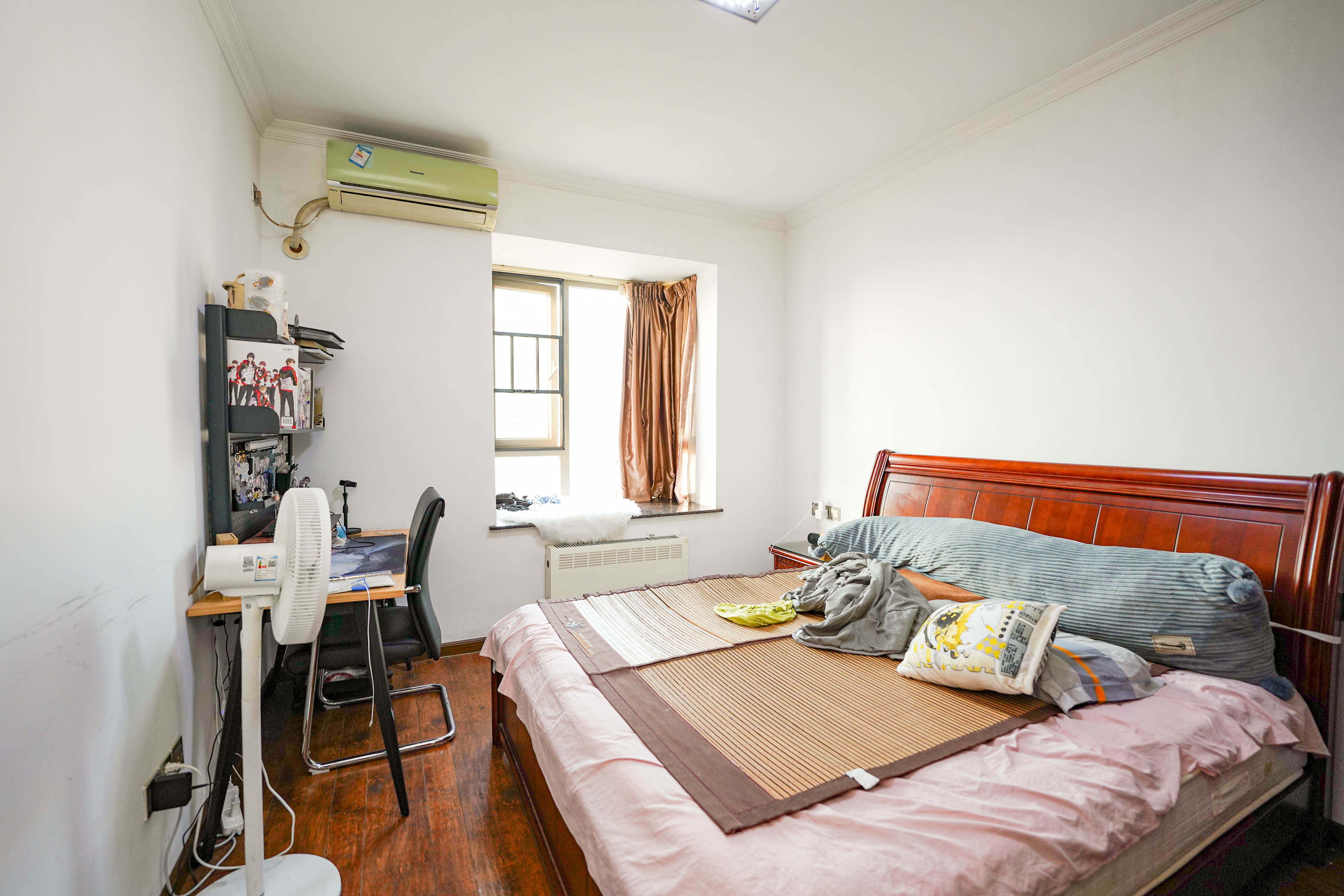 怡海星城  3室2厅2卫    59.8万卧室