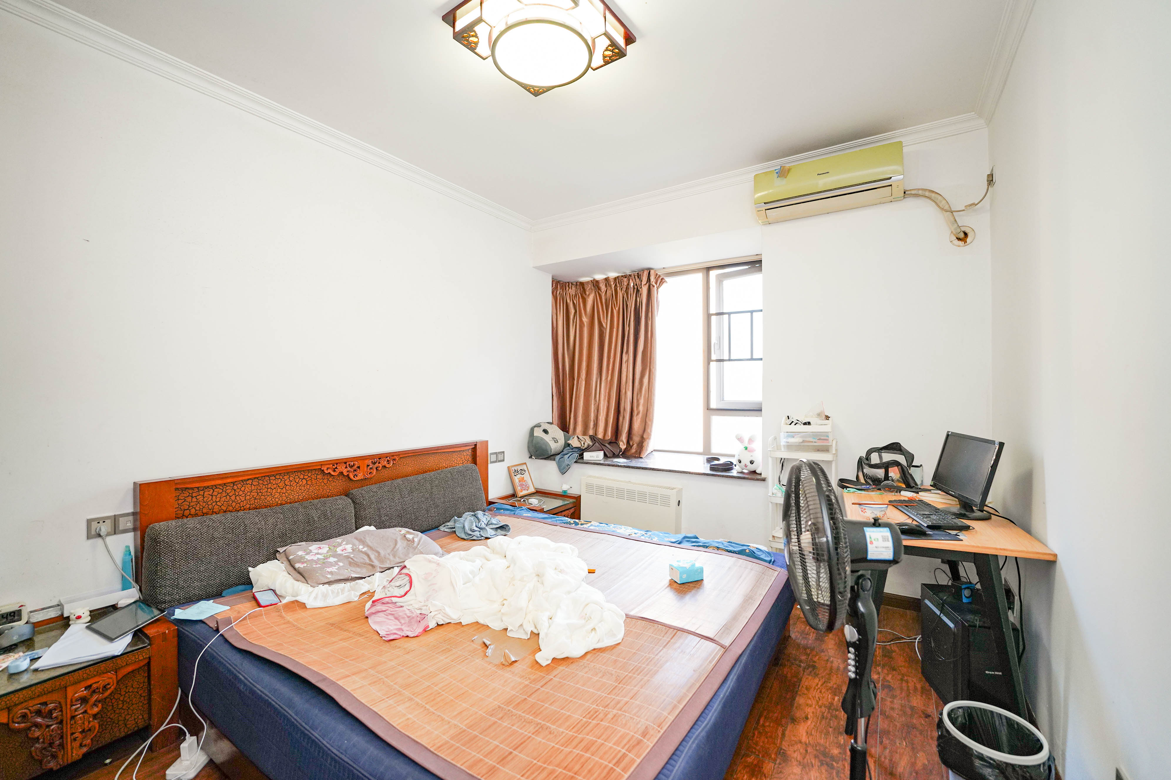 怡海星城 3室2厅2卫 59.8万 怡海星城 3室2厅2卫 59.8万卧室