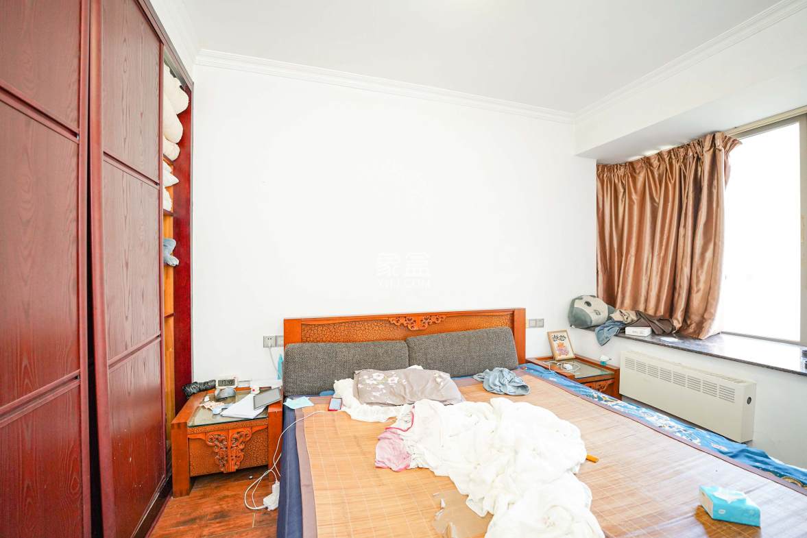 怡海星城 3室2厅2卫 59.8万 怡海星城 3室2厅2卫 59.8万卧室