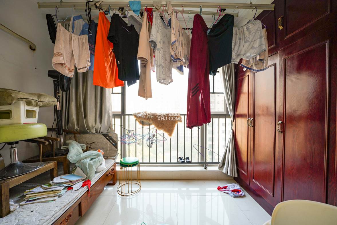 怡海星城 3室2厅2卫 59.8万 怡海星城 3室2厅2卫 59.8万阳台