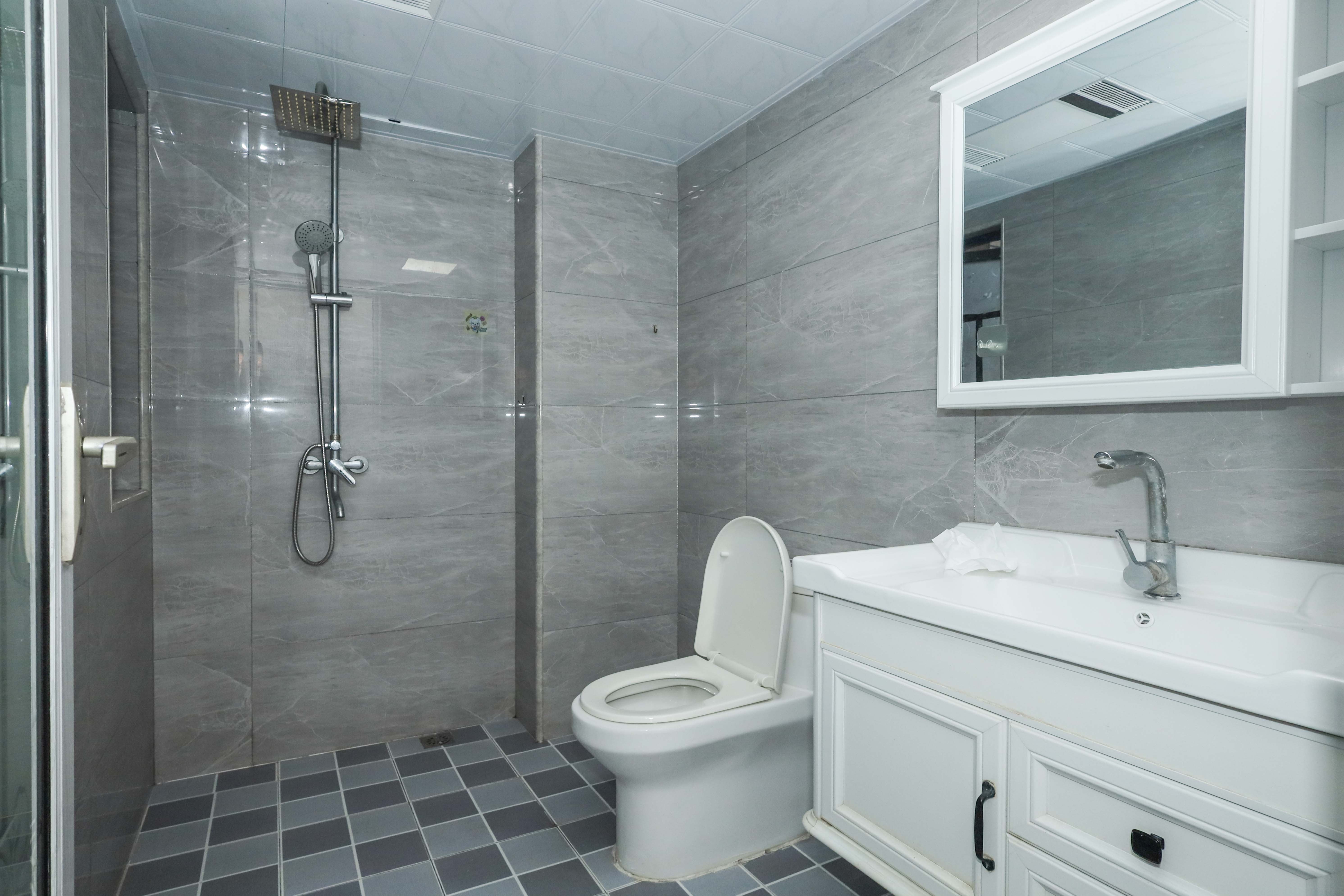 中国铁建梅溪青秀二期 4室2厅2卫 158.0万 中国铁建梅溪青秀二期 4室2厅2卫 158.0万卫生间