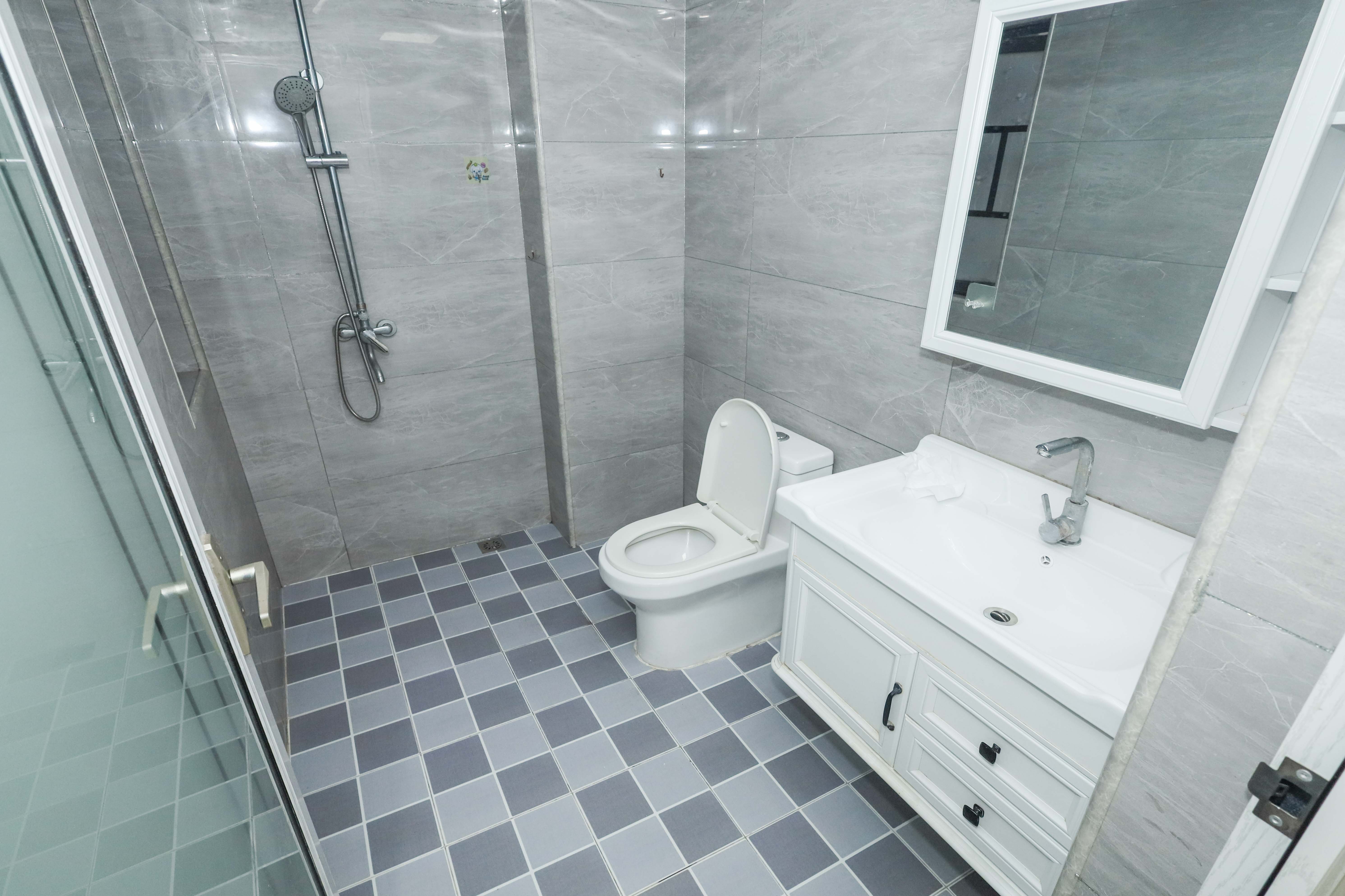 中国铁建梅溪青秀二期 4室2厅2卫 158.0万 中国铁建梅溪青秀二期 4室2厅2卫 158.0万卫生间