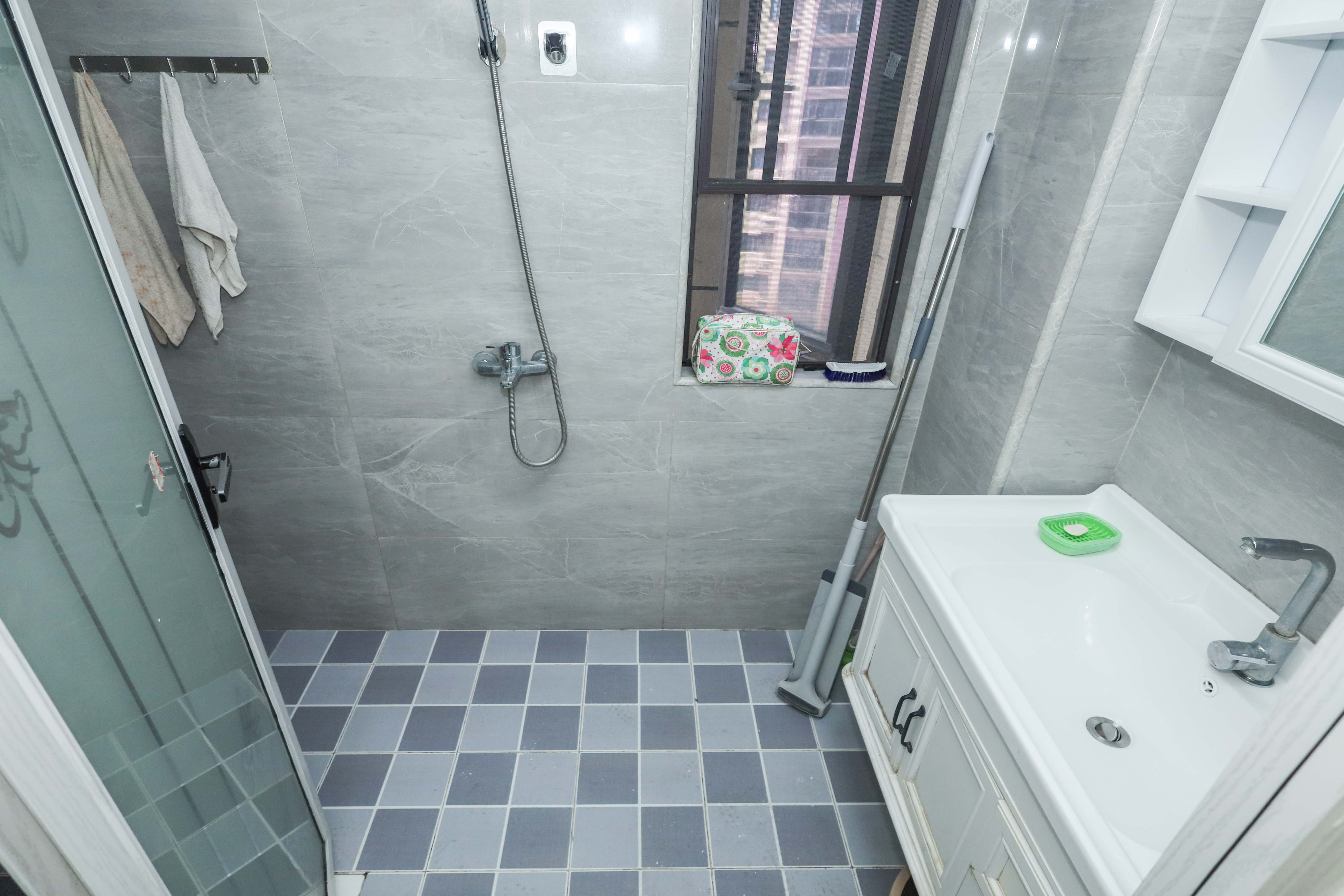 中国铁建梅溪青秀二期 4室2厅2卫 158.0万 中国铁建梅溪青秀二期 4室2厅2卫 158.0万卫生间