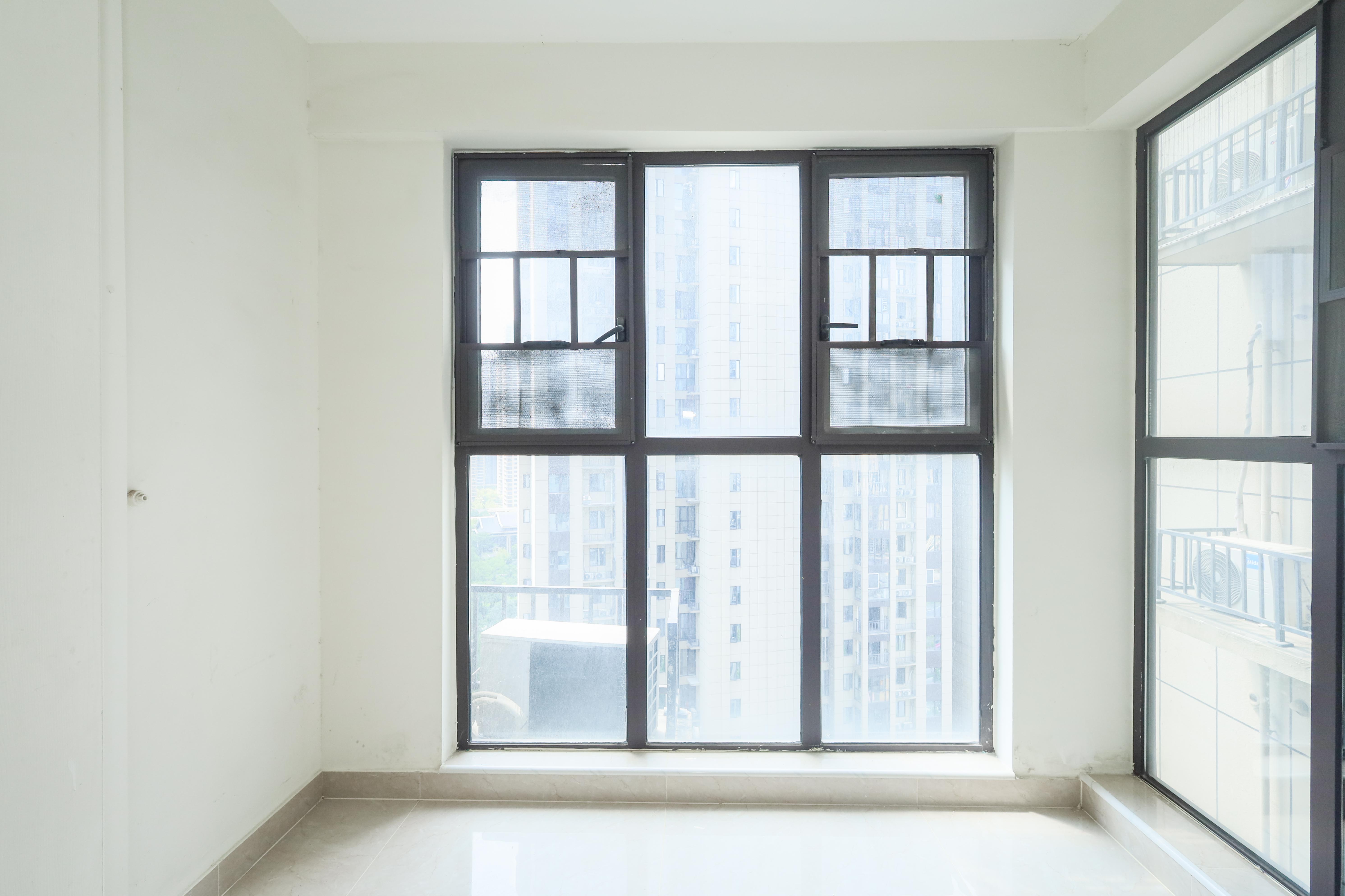 中国铁建梅溪青秀二期 4室2厅2卫 158.0万 中国铁建梅溪青秀二期 4室2厅2卫 158.0万阳台