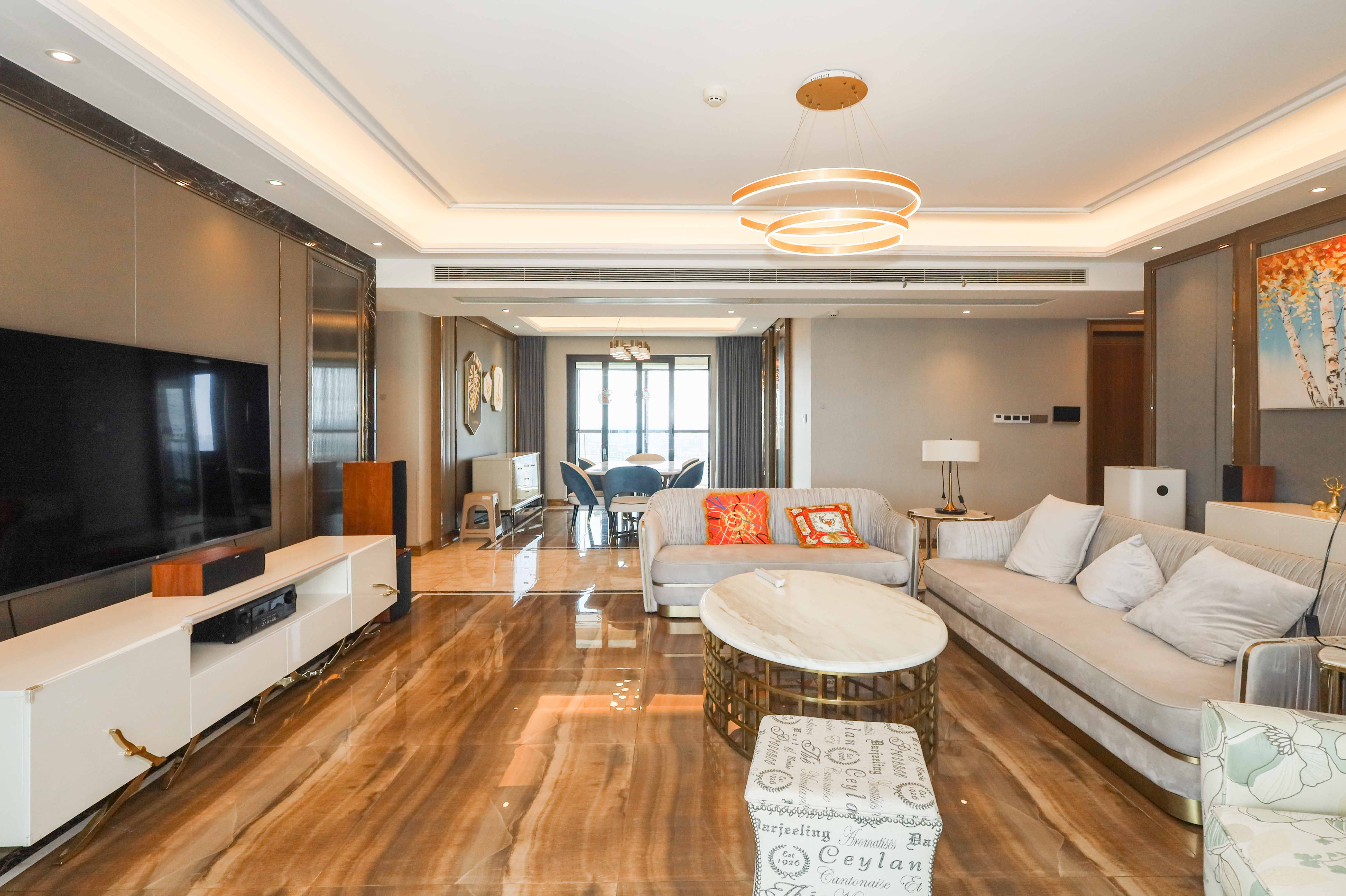 晟通牡丹舸  4室2厅2卫    450.0万客厅