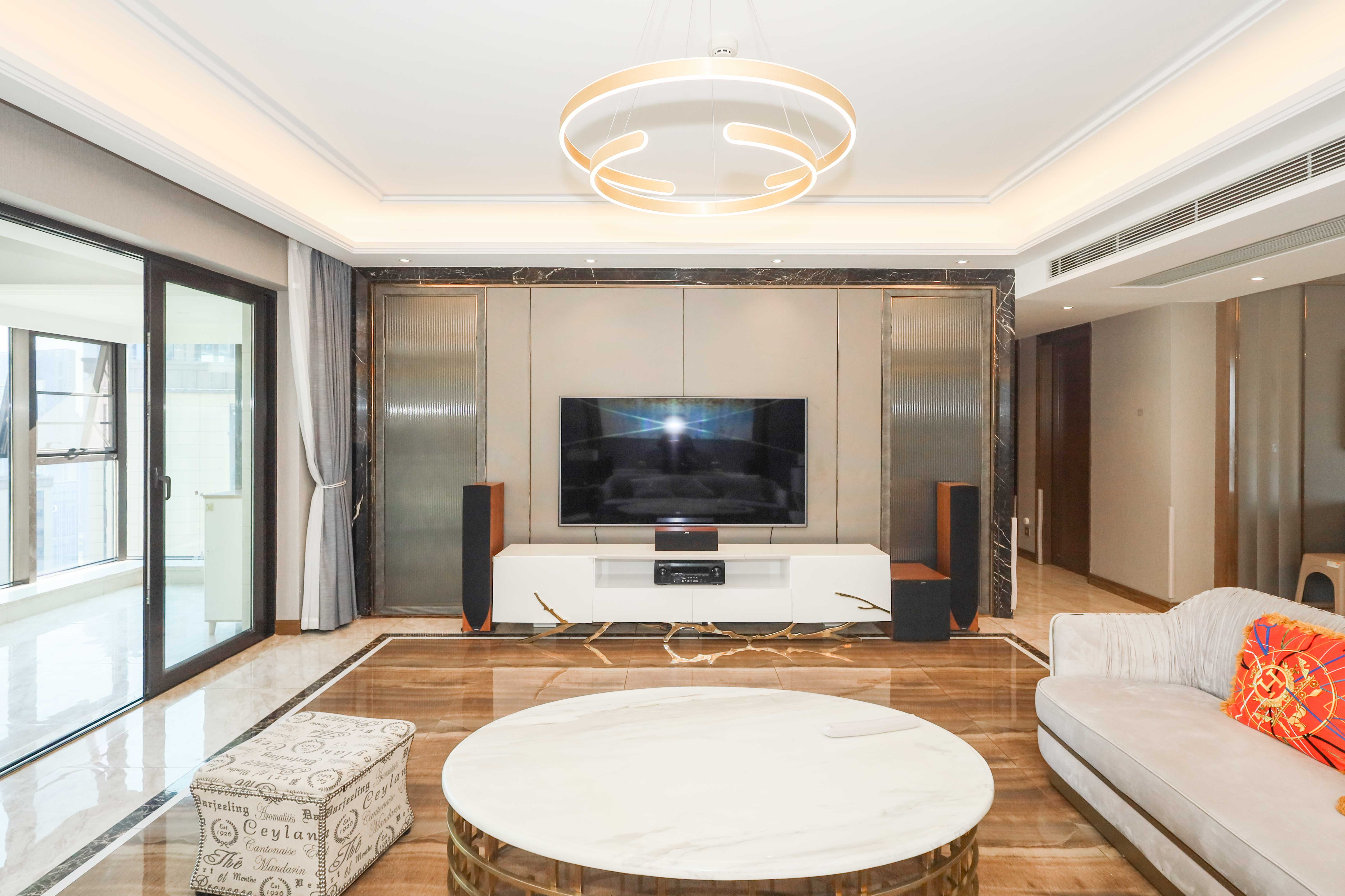 晟通牡丹舸  4室2厅2卫    450.0万客厅