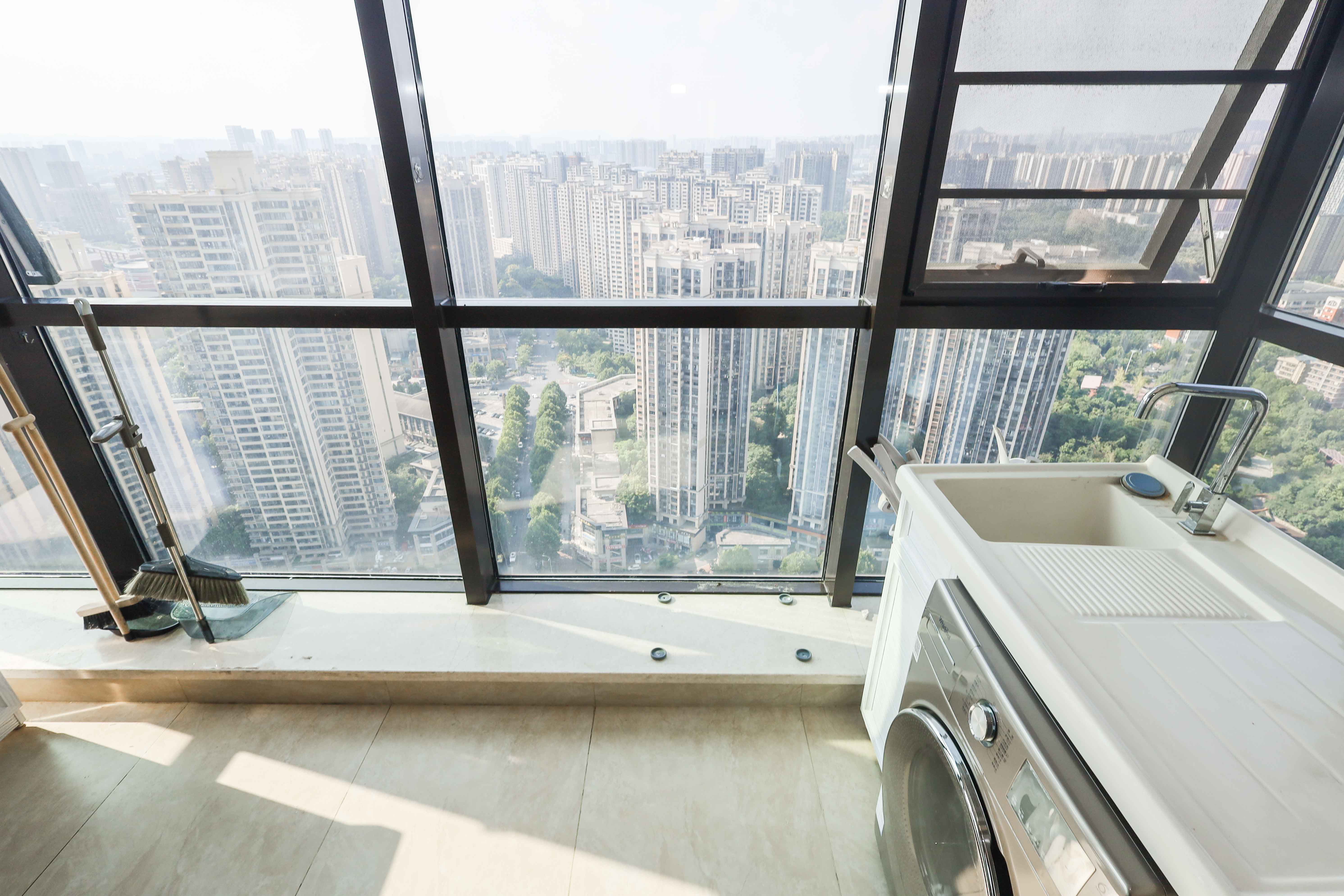 晟通牡丹舸  4室2厅2卫    450.0万阳台