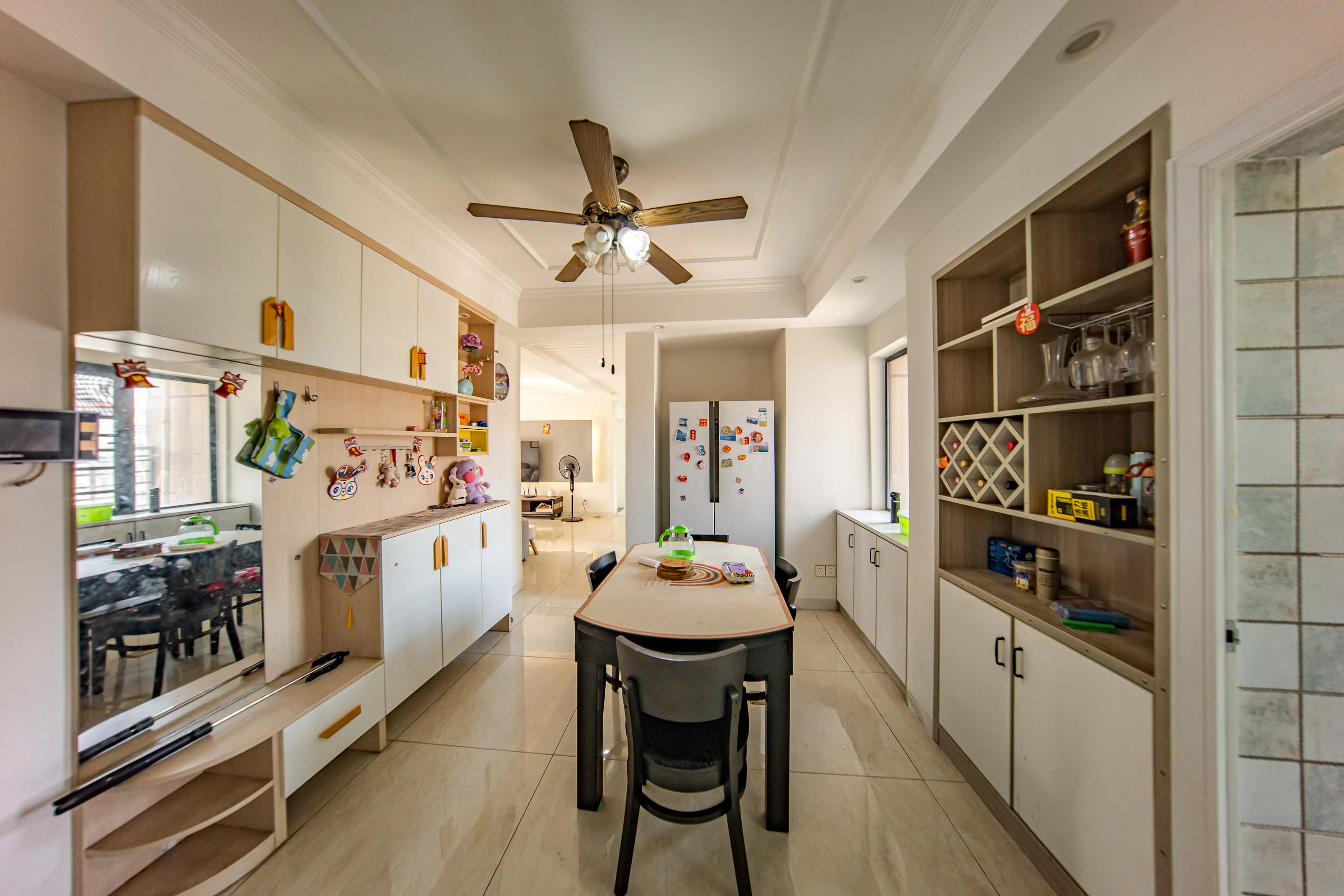 邦盛水岸御园  4室2厅2卫    100.0万 邦盛水岸御园  4室2厅2卫    100.0万客厅