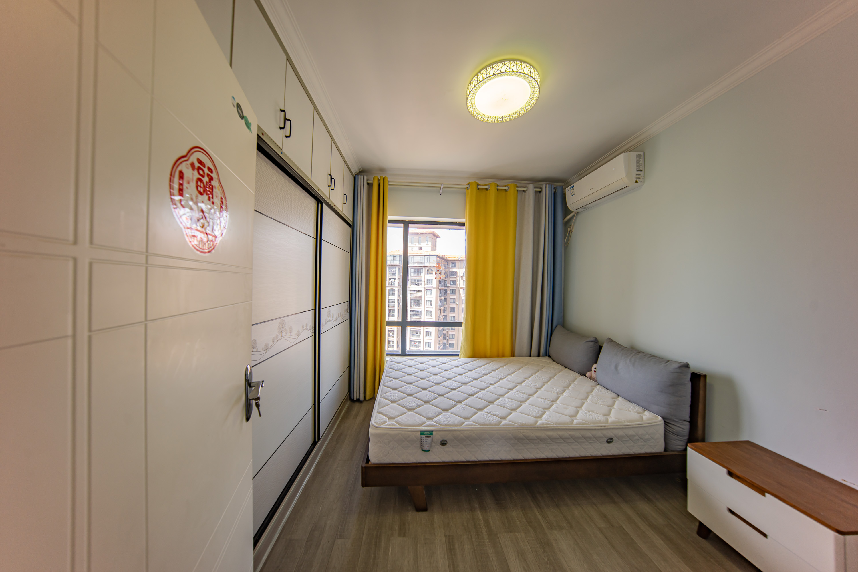 邦盛水岸御园  4室2厅2卫    100.0万 邦盛水岸御园  4室2厅2卫    100.0万卧室