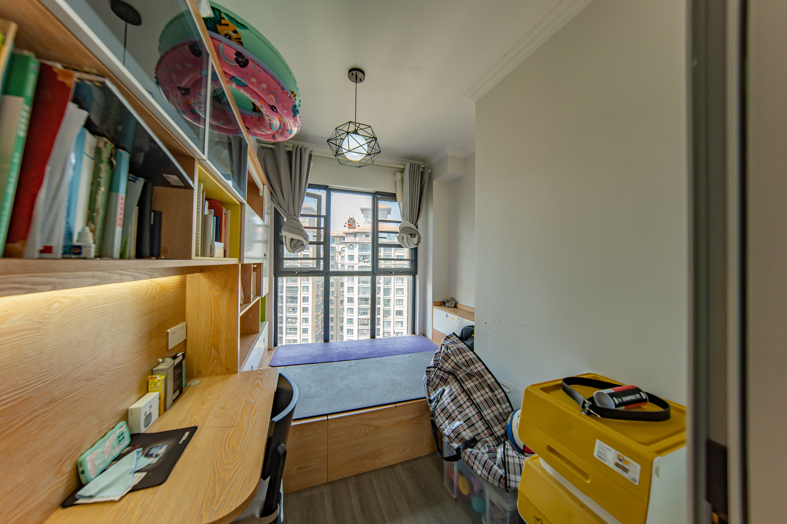 邦盛水岸御园  4室2厅2卫    100.0万 邦盛水岸御园  4室2厅2卫    100.0万卧室