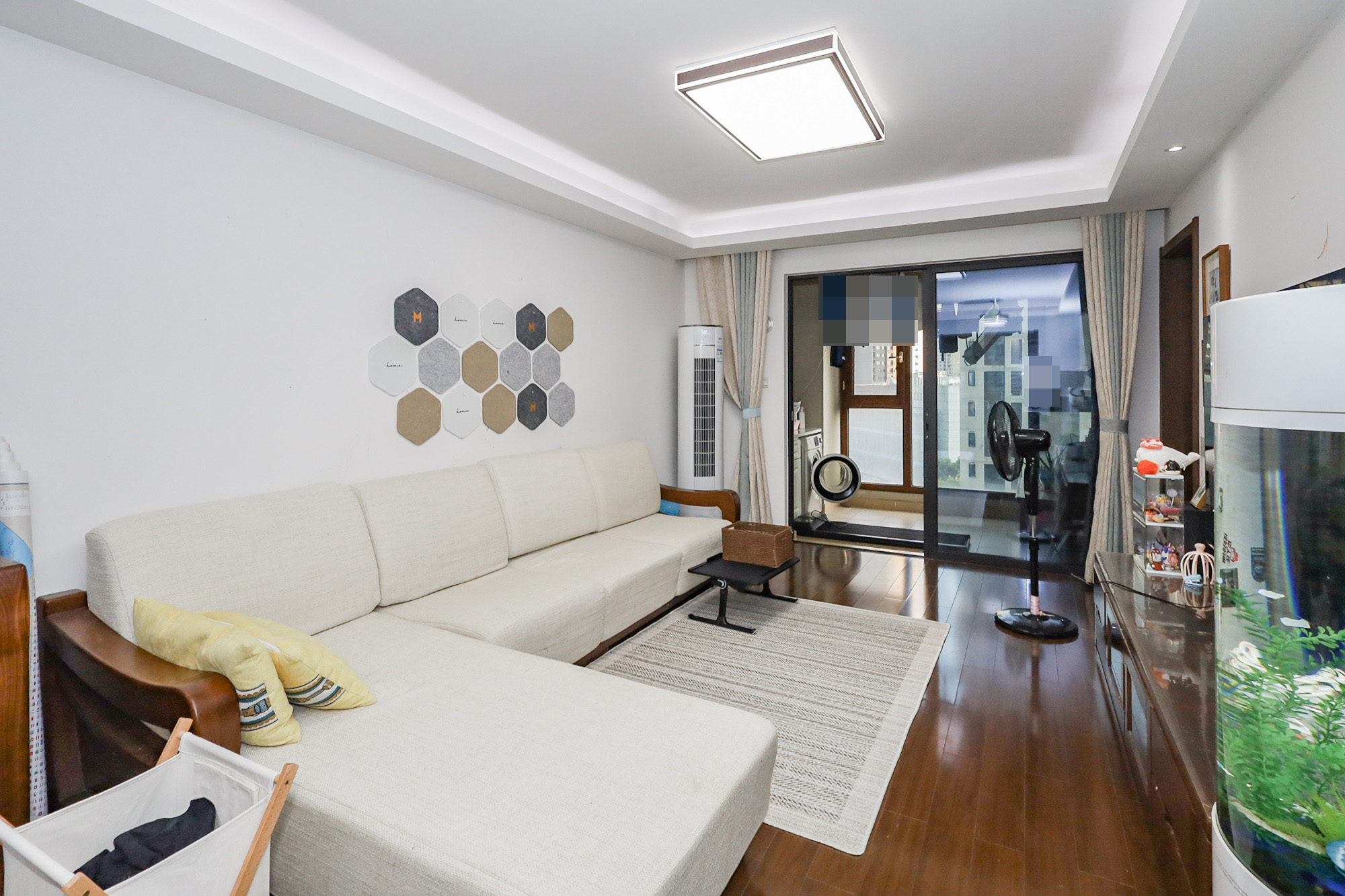 万科里金域滨江  3室2厅1卫    155.0万 万科里金域滨江  3室2厅1卫    155.0万客厅