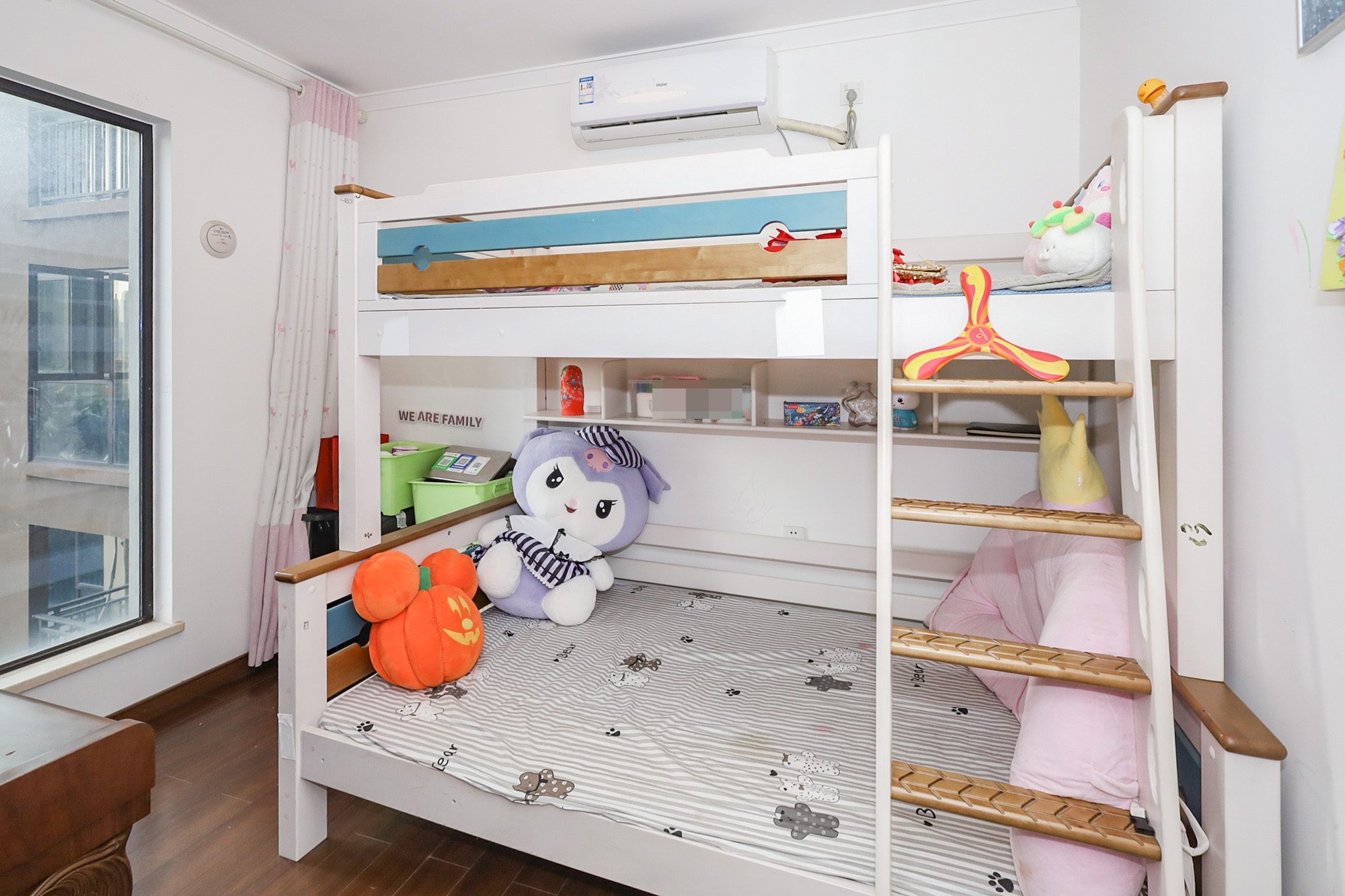 万科里金域滨江  3室2厅1卫    155.0万 万科里金域滨江  3室2厅1卫    155.0万卧室