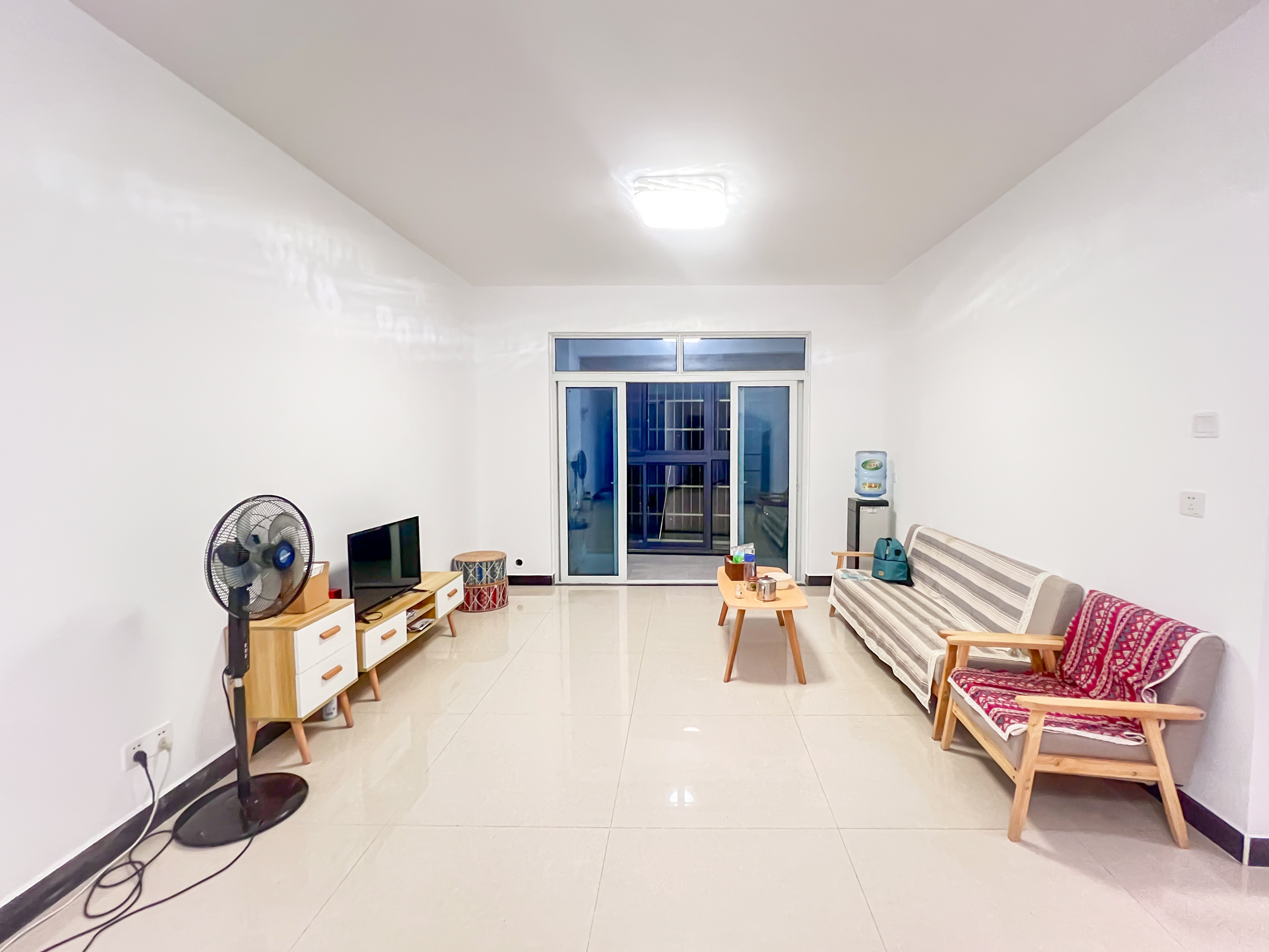 金鹏名都 2室1厅1卫 41.0万 金鹏名都 2室1厅1卫 41.0万客厅