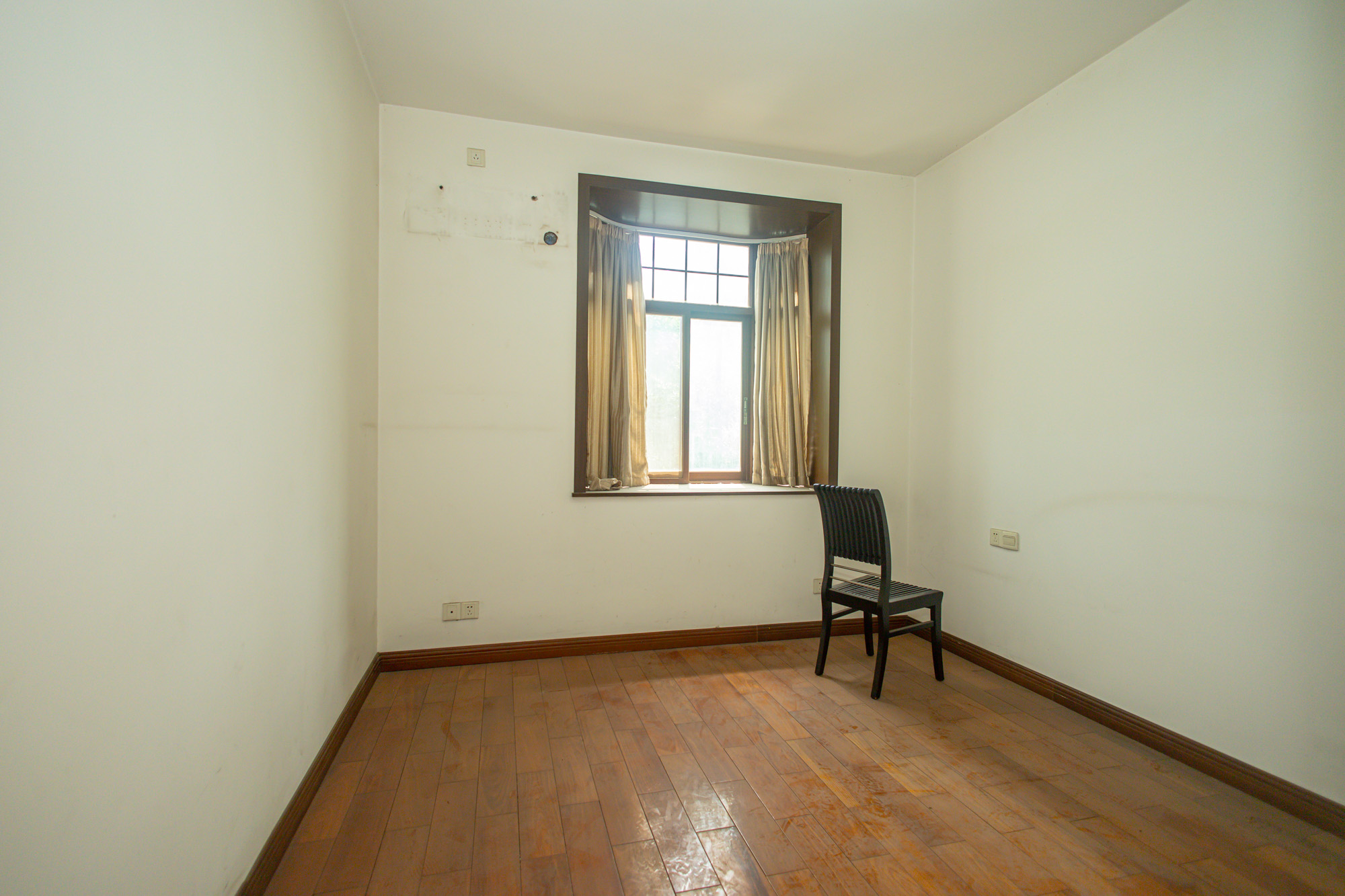 山水芙蓉国际新城 4室2厅2卫 190.0万 山水芙蓉国际新城 4室2厅2卫 190.0万卧室