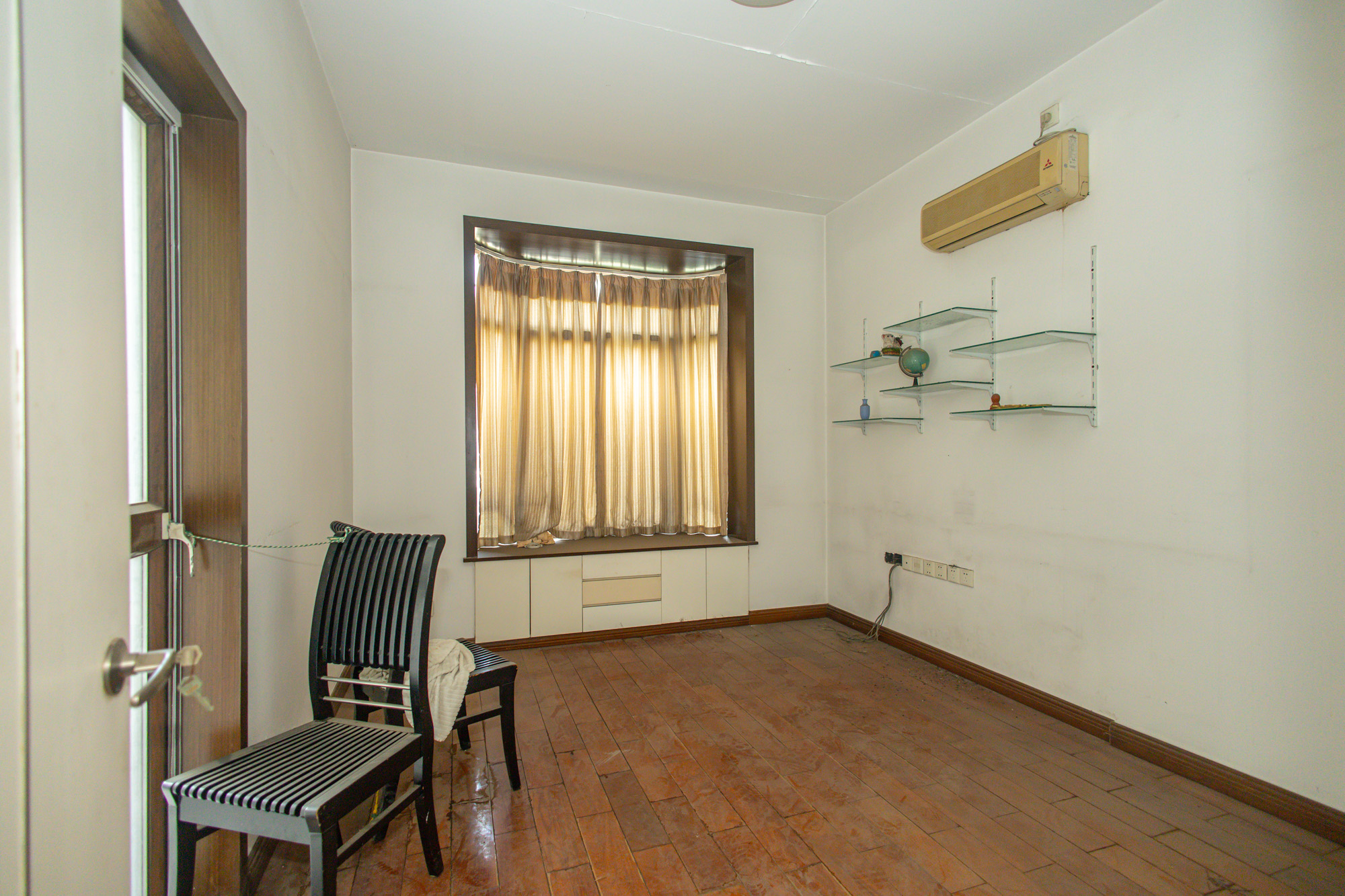 山水芙蓉国际新城 4室2厅2卫 190.0万 山水芙蓉国际新城 4室2厅2卫 190.0万卧室