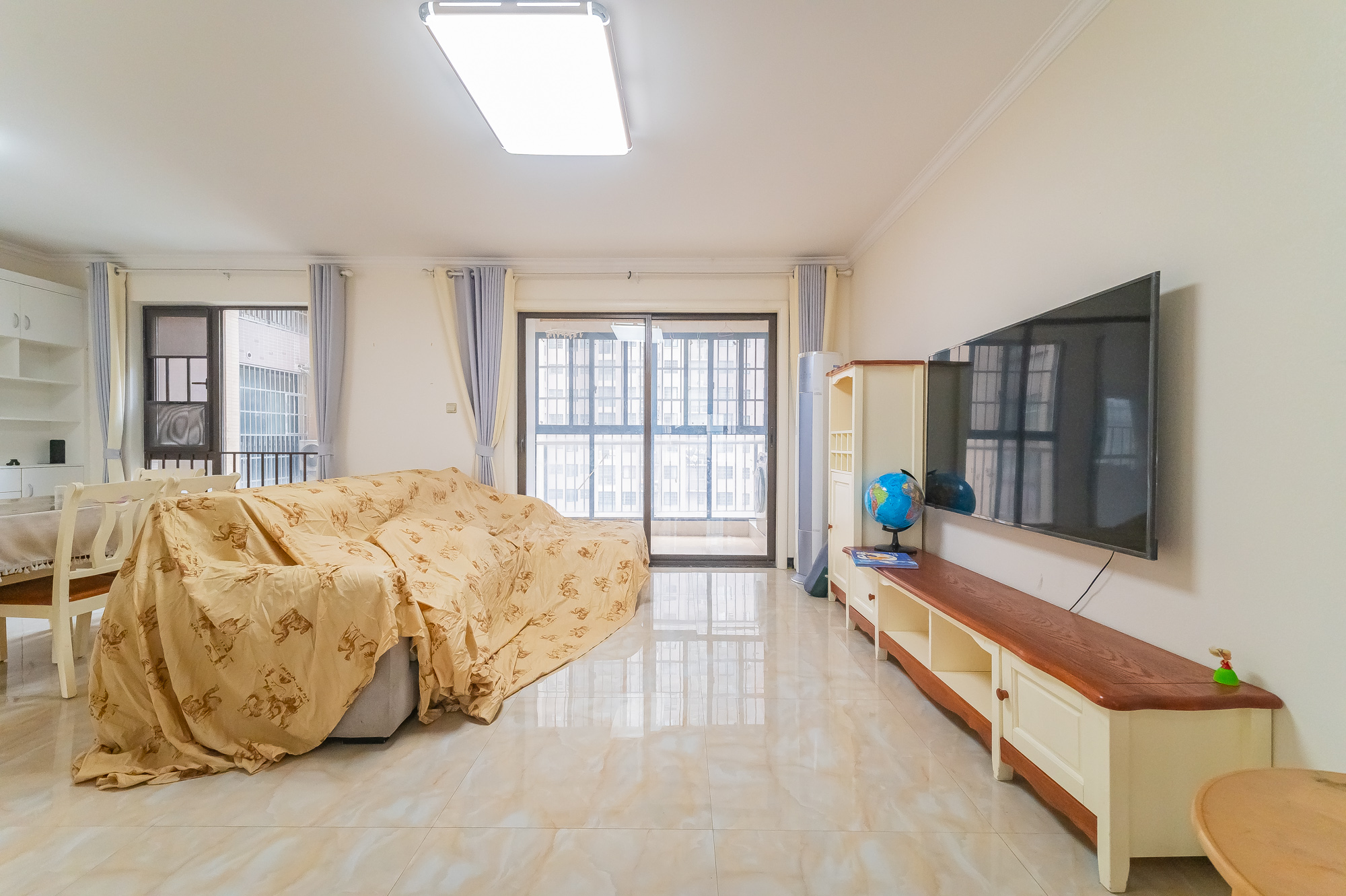 华润凤凰城三期 3室2厅2卫 109.8万 华润凤凰城三期 3室2厅2卫 109.8万客厅