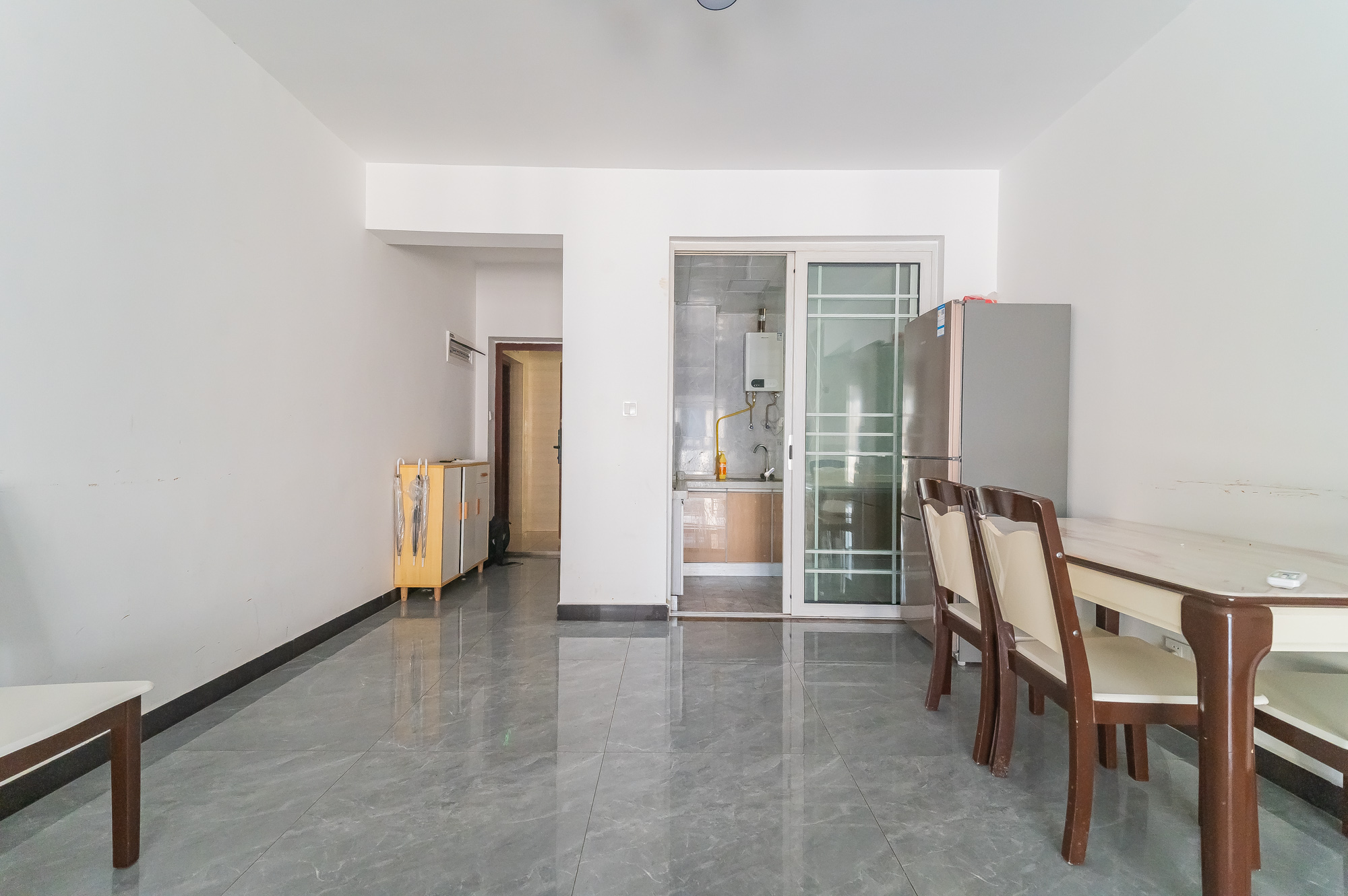 尚鑫海悦(新长海尚海城)  4室2厅2卫    100.0万 尚鑫海悦(新长海尚海城)  4室2厅2卫    100.0万客厅