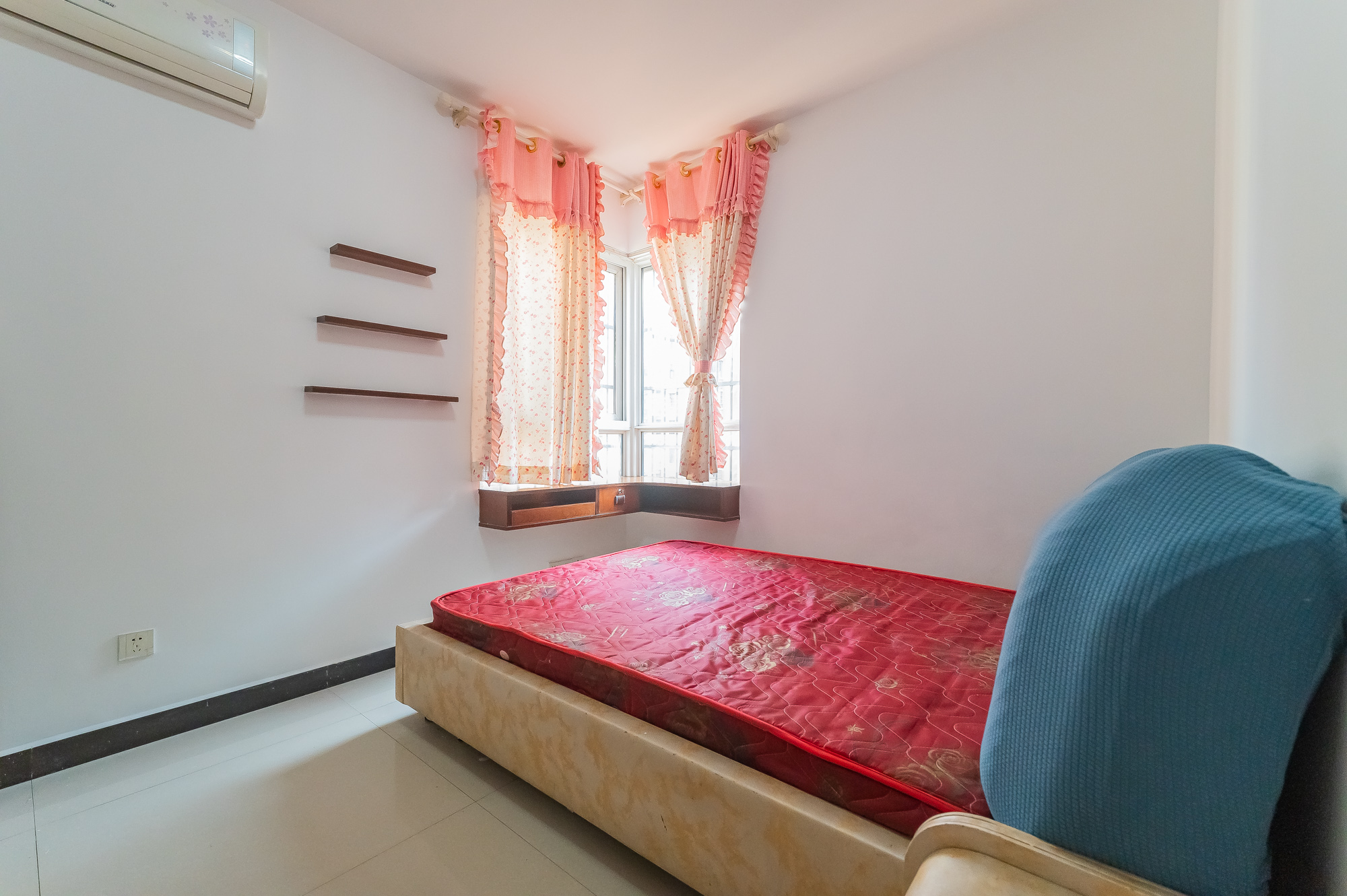 东方航标 2室1厅1卫 49.8万 东方航标 2室1厅1卫 49.8万卧室